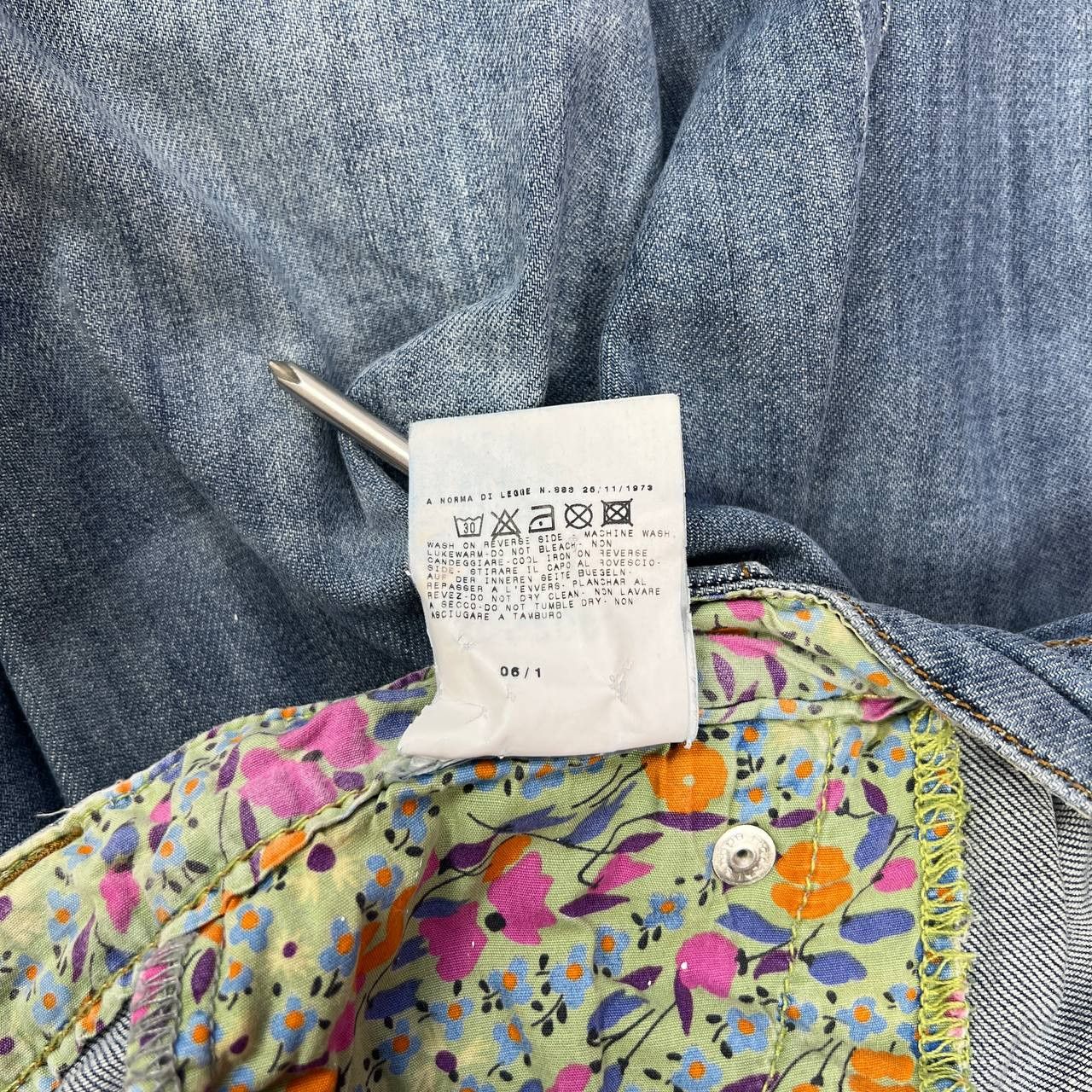 Dolce & Gabbana Baggy Women Vintage Dolce&Gabbana Denim Shorts Size 27" / US 4 / IT 40 - 14 Thumbnail