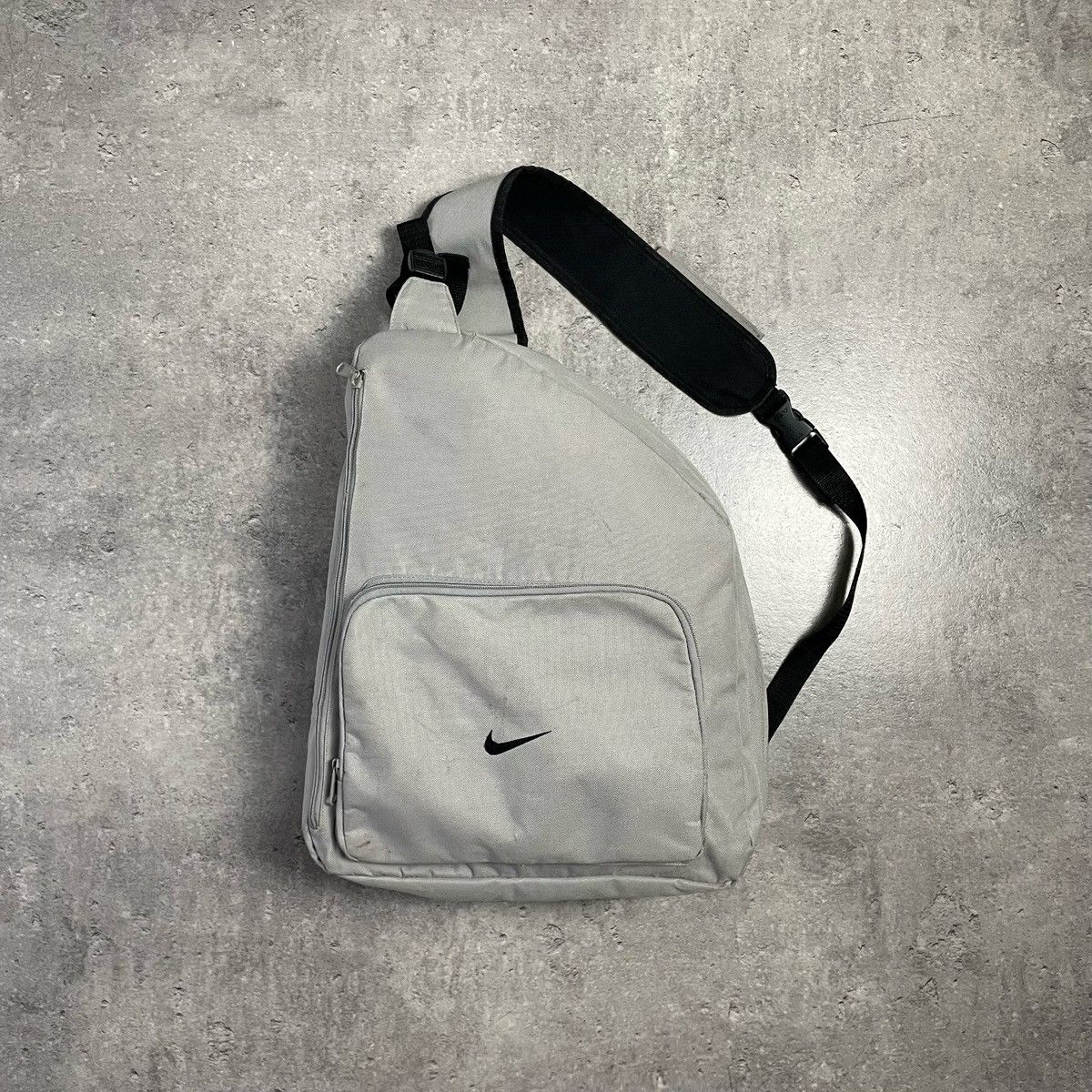 Nike Vintage Sligbag Nike Streetwear Gray Y2K Bag Nike 00s Size ONE SIZE - 1 Thumbnail
