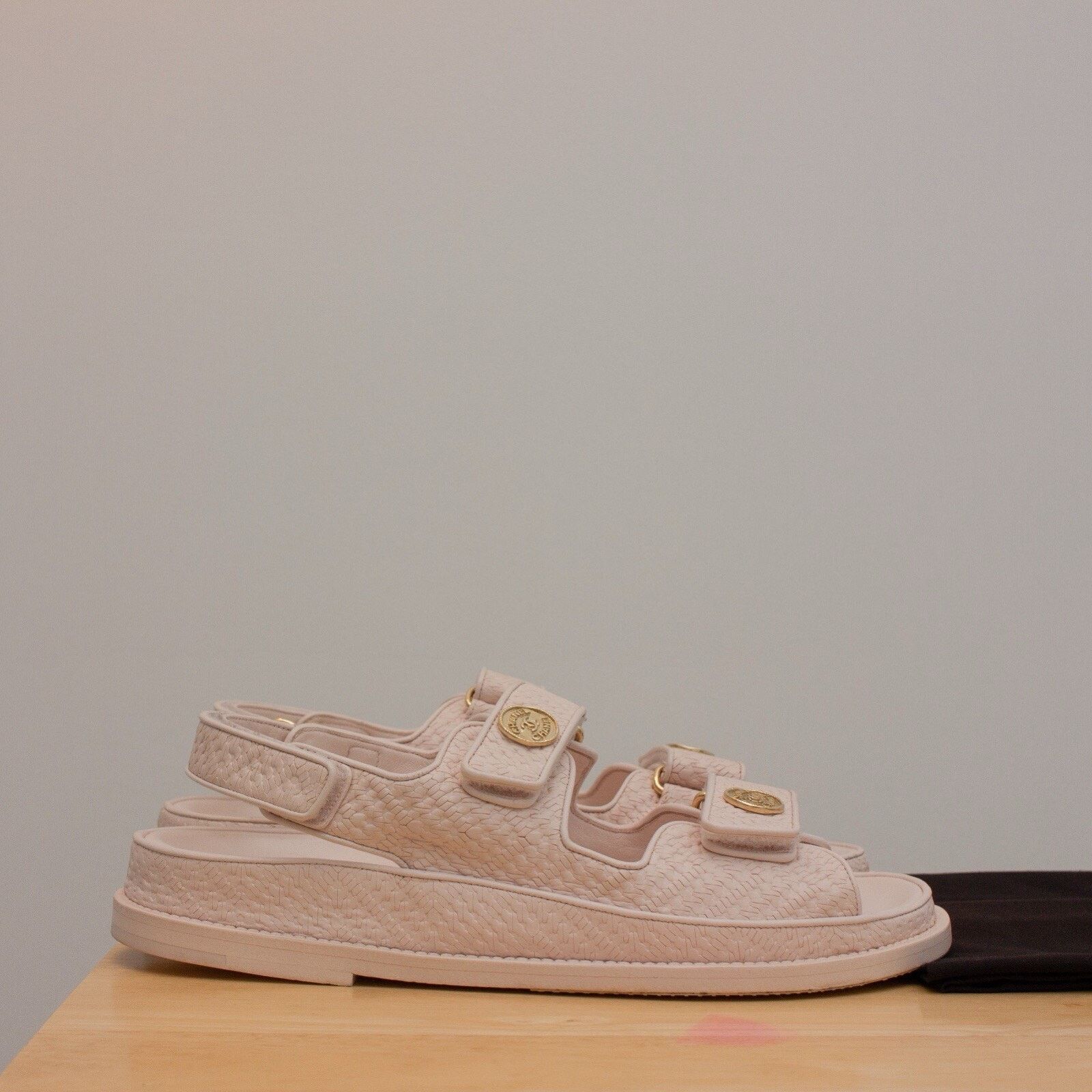 Chanel 1950$ CHANEL 2022 Calfskin Dad Medallion Sandals Pink 38 1/2 Size US 8.5 / IT 38.5 - 7 Thumbnail