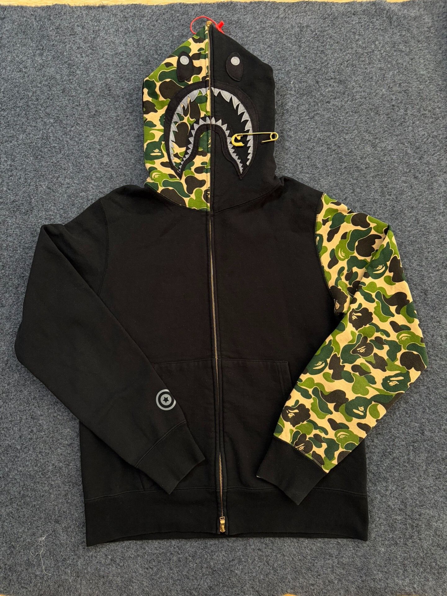 Bape Bape Multi Shark Sweatshirt Pullover Size US L / EU 52-54 / 3 - 1 Thumbnail