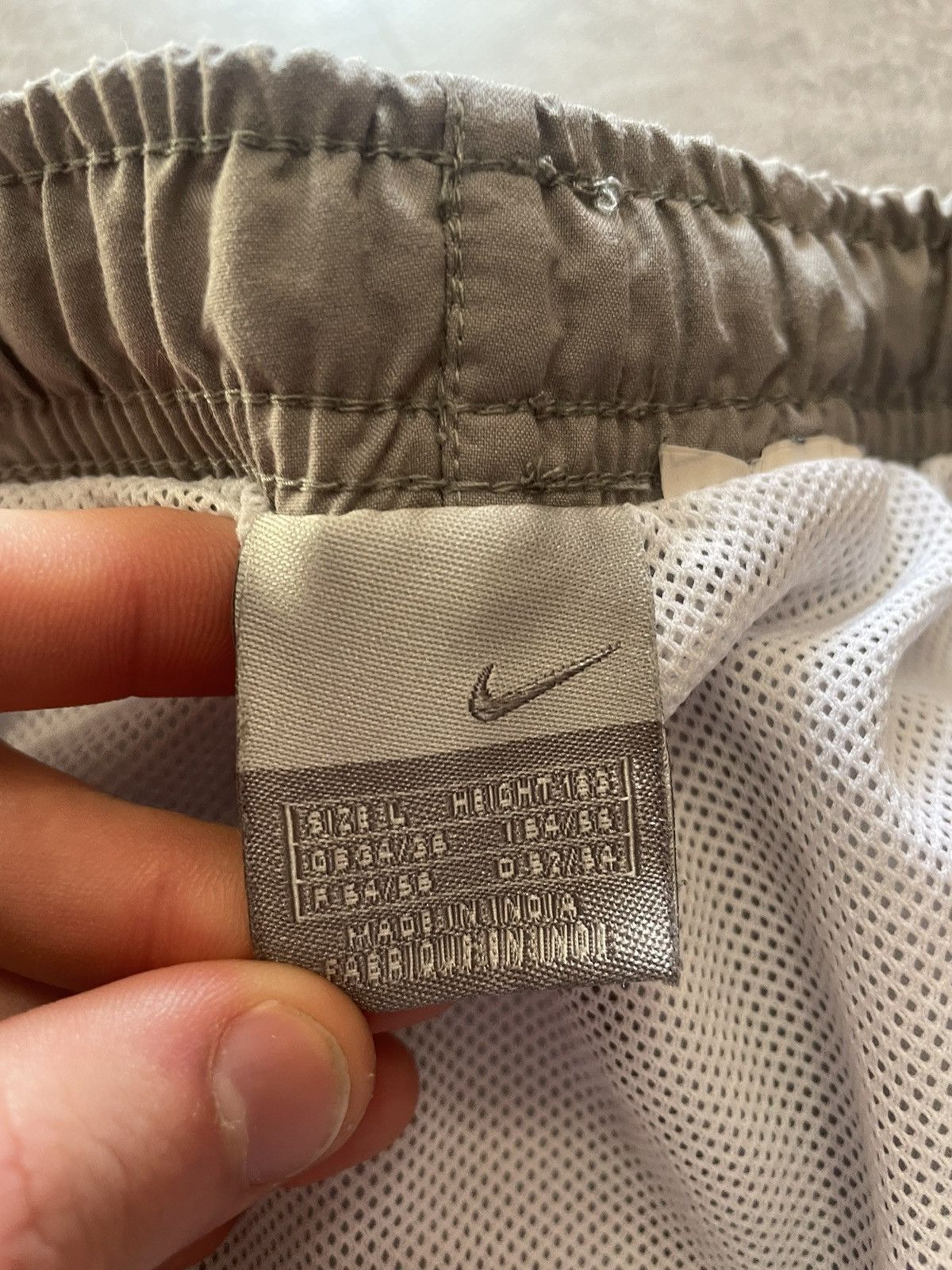 Nike × Vintage Vintage Nike Nylon Gray Shorts Swoosh Logo Y2K Size L Size US 34 / EU 50 - 5 Thumbnail