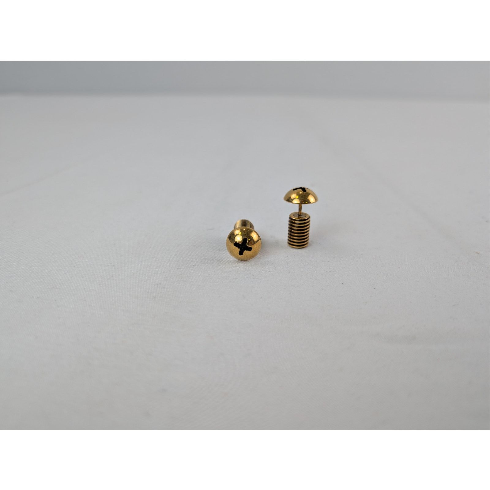 Balenciaga o1rshd1 Size: OS / Garage Screw Earrings Brass Antique Gold Size ONE SIZE - 8 Thumbnail