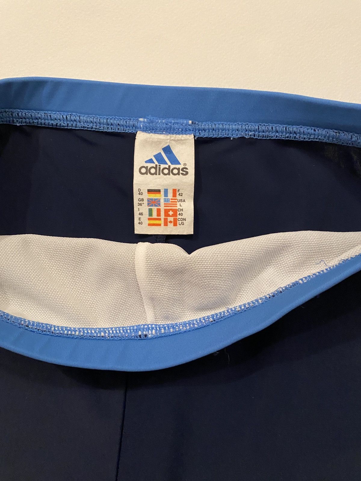 Adidas Vintage Adidas high-vaisted tight short Size 27" / US 4 / IT 40 - 4 Thumbnail