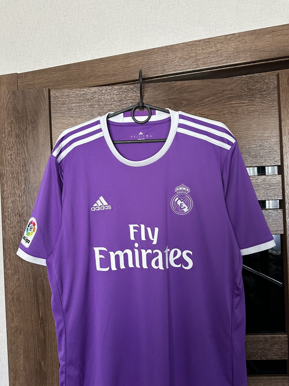 Adidas 2016/2017 Adidas Real Madrid Soccer Jersey T-Shirt Size US L / EU 52-54 / 3 - 5 Thumbnail