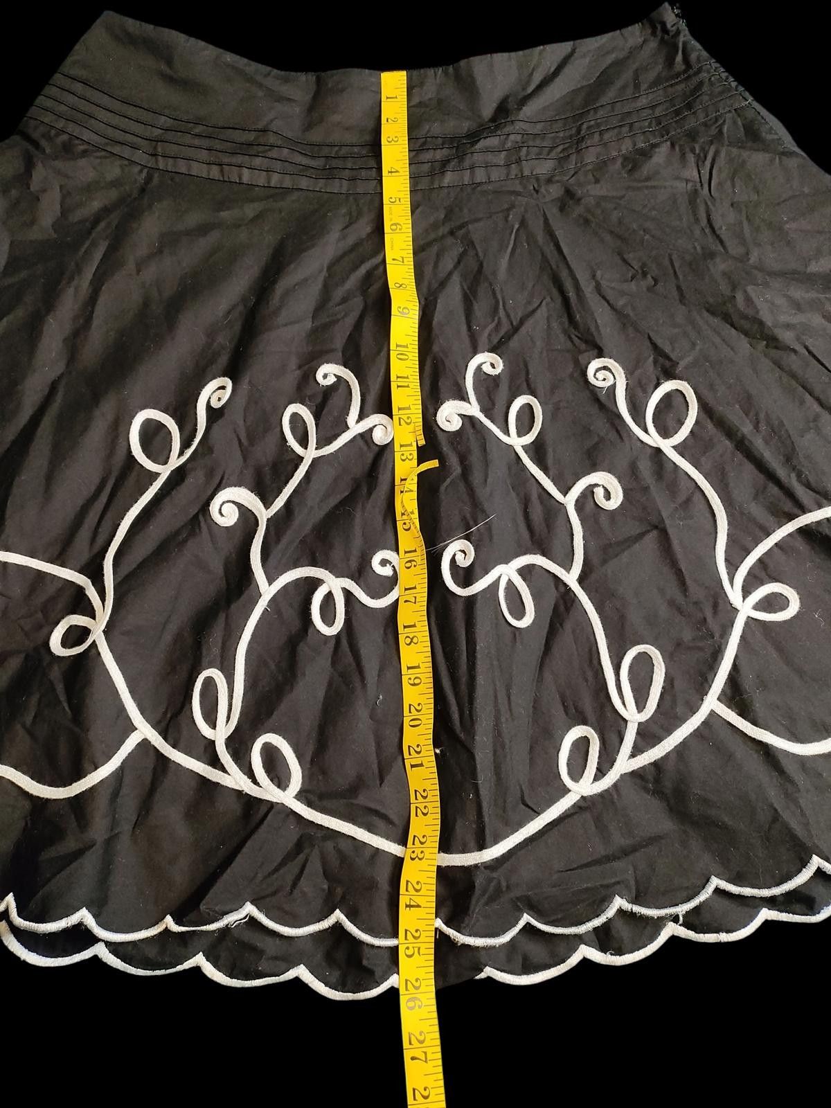Other R.Q.T Black A-Line Skirt w/White Embroidered Floral Design Size 40" / US 18 - 8 Thumbnail