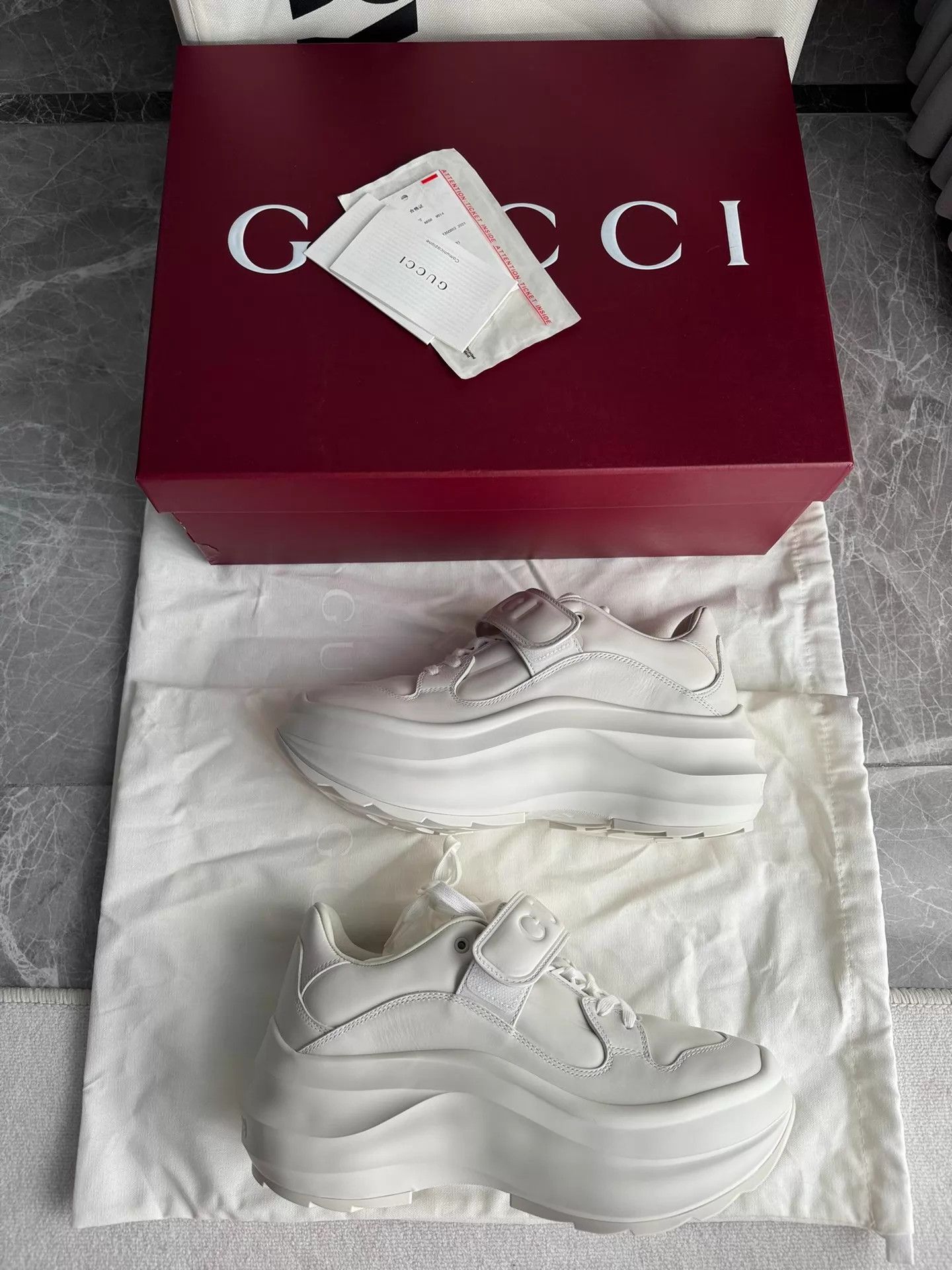 Gucci Gucci Platform Velcro Dad Sneaker White 37.5 Size US 7 / IT 37 - 7 Thumbnail