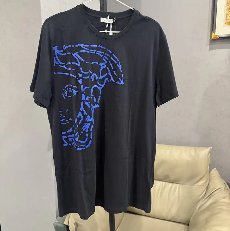 Versace Versace Women's Black Cotton T-Shirt 0089 Size L / US 10 / IT 46 - 1 Thumbnail
