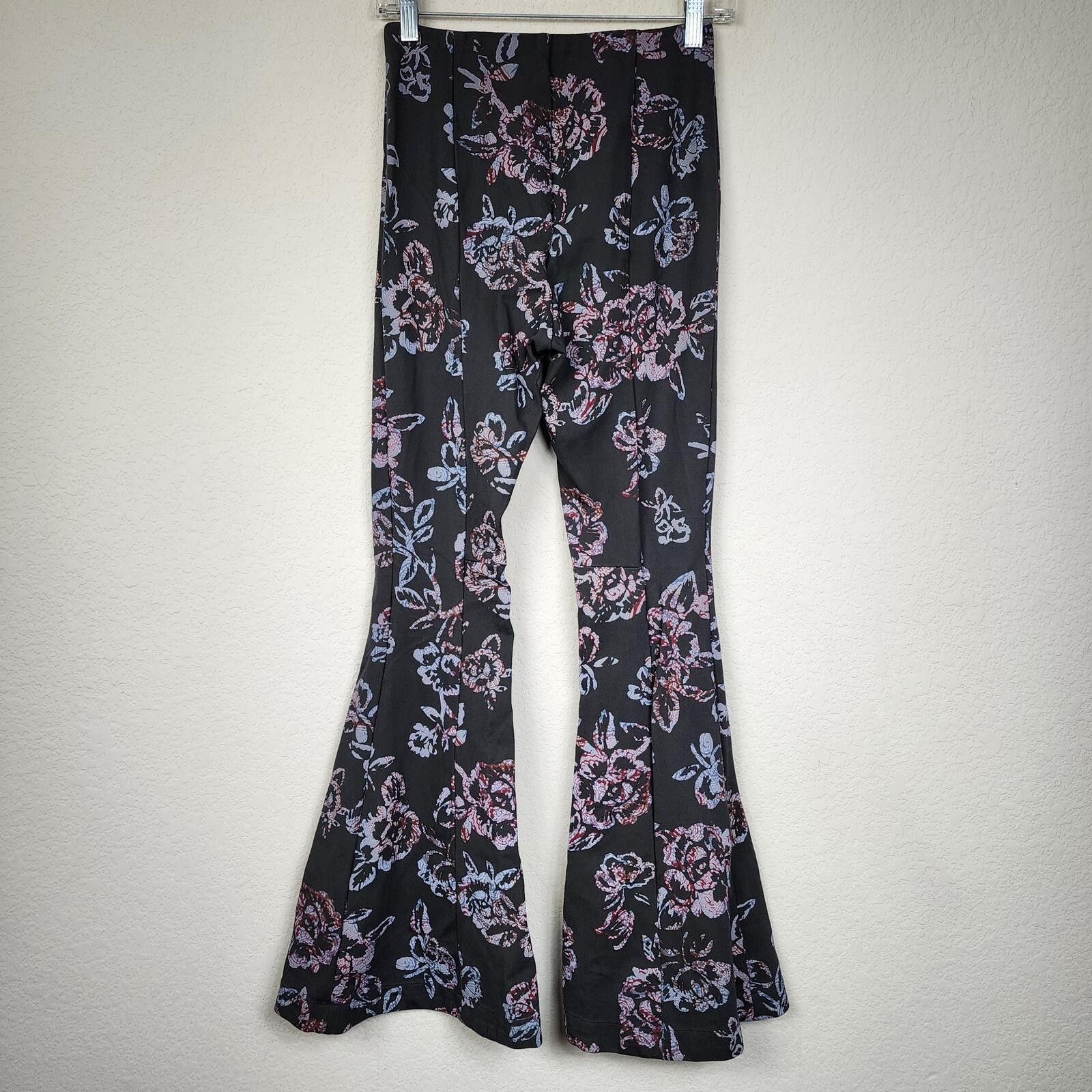 Free People Free People Born To Be Wild Floral Stretch Flares Size 27" / US 4 / IT 40 - 1 Thumbnail