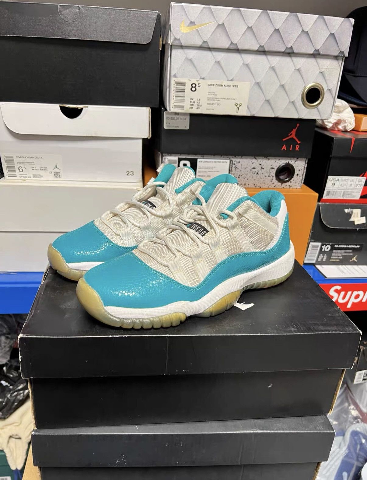 Jordan Brand Air Jordan 11 Low Aqua J42 Size US 7 / IT 37 - 1 Thumbnail
