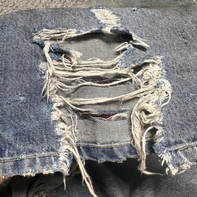Balenciaga Balenciaga size M A hole to make old denim trousers Size US 27 - 6 Thumbnail