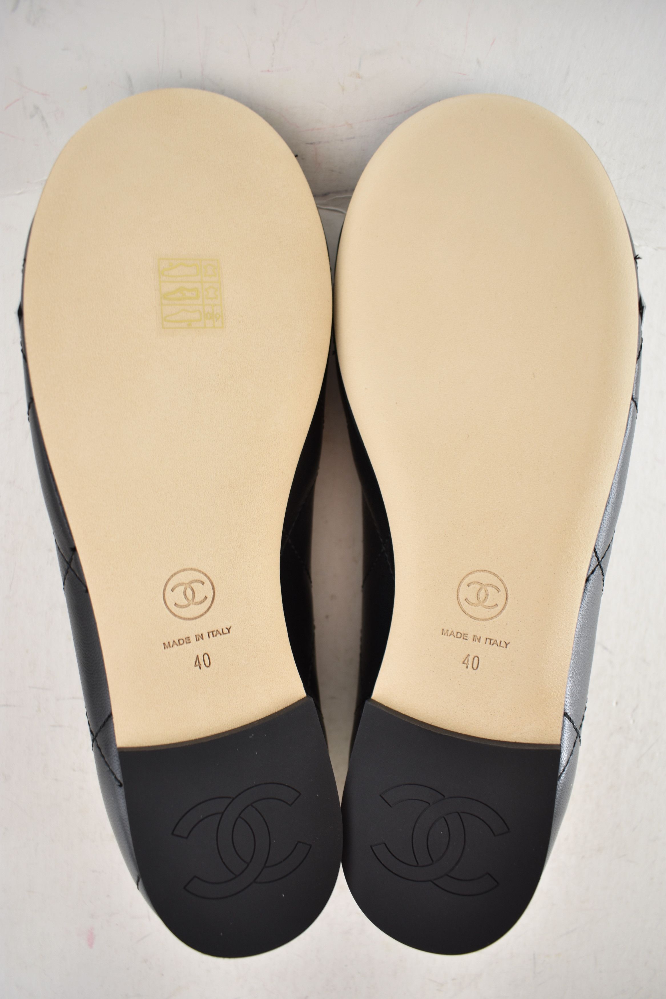 Chanel 26M Coco Beach Cambon White CC XL Ballet Ballerina Flat 40 Size US 10 / IT 40 - 24 Thumbnail