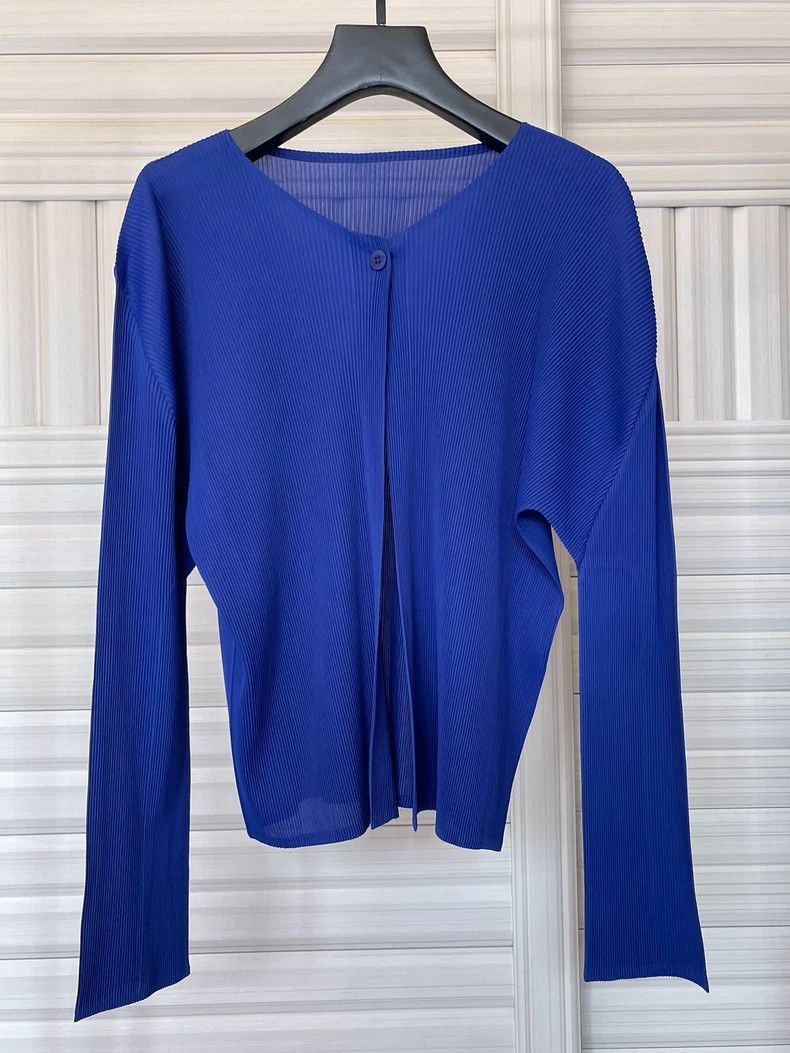 Issey Miyake issey miyake size:3 A blue cardigan with a button Size S / US 4 / IT 40 - 1 Thumbnail