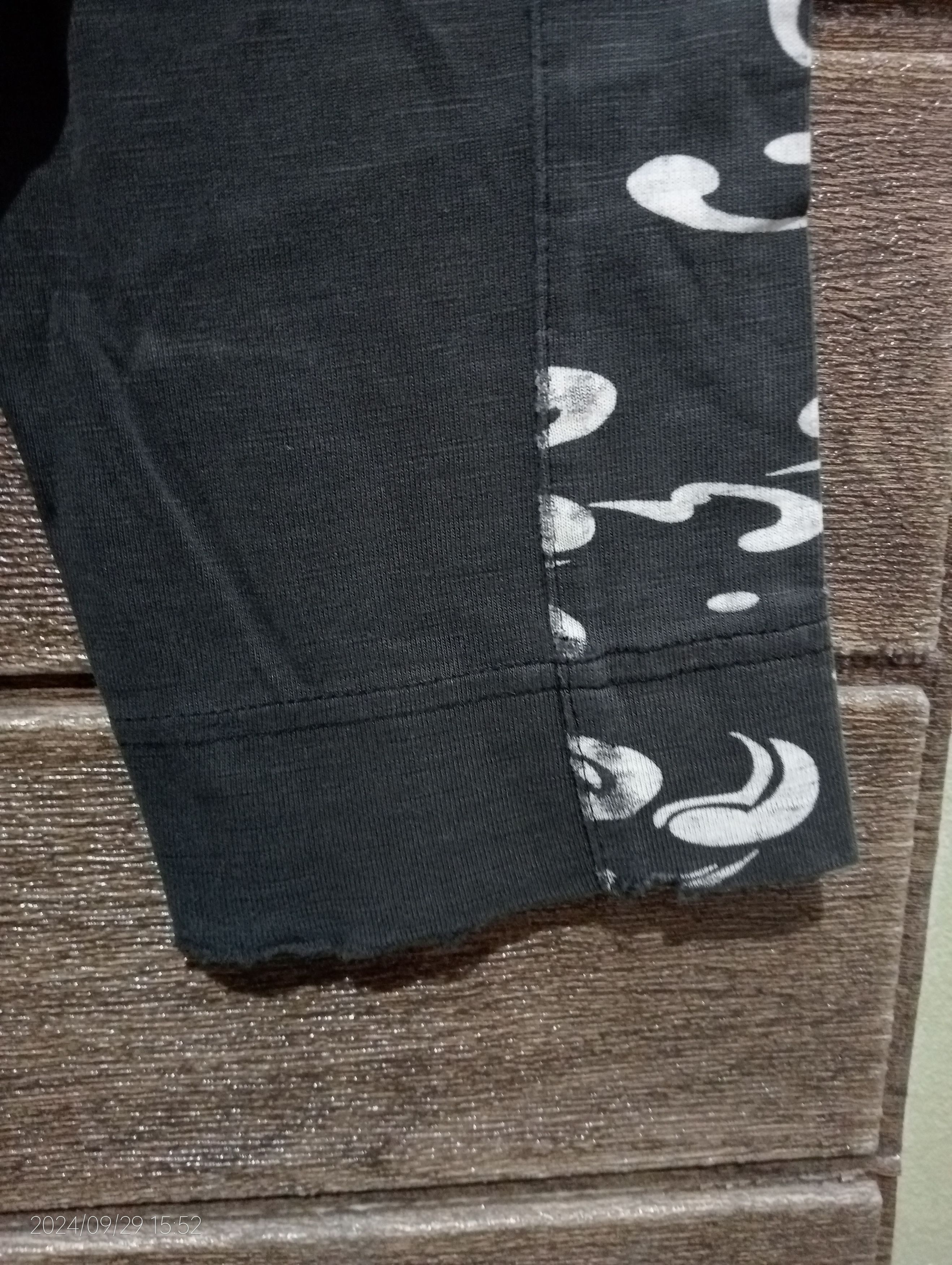 Japanese Brand Vintage Karakuri Distressed Embroidery Sukajan L/S Tshirt Size US M / EU 48-50 / 2 - 6 Thumbnail