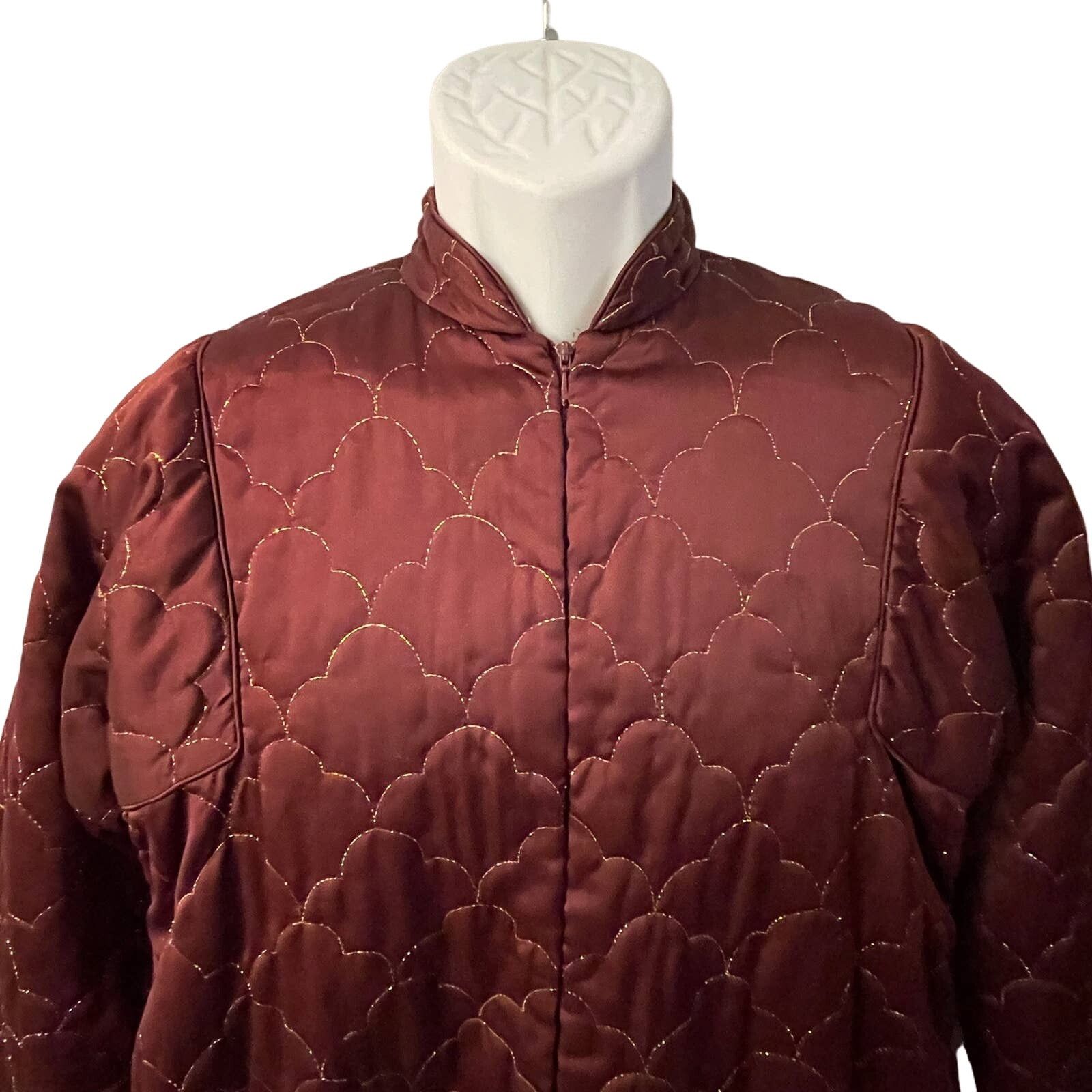 Neiman Marcus VINTAGE 70s Neiman Marcus Quilted Satin Robe Size Small Size ONE SIZE - 2 Thumbnail