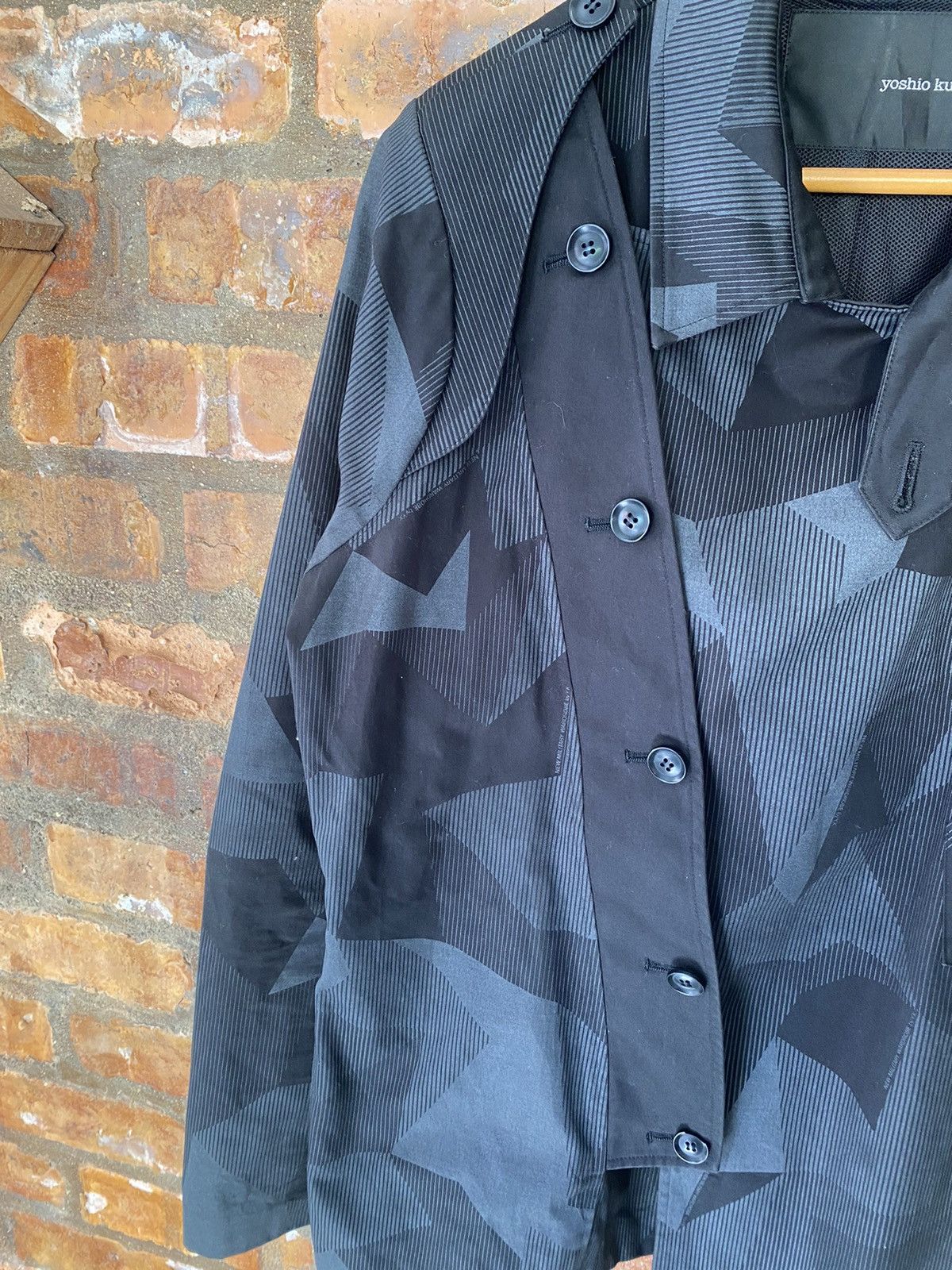 Japanese Brand × Yasuyuki Ishii × Yoshio Kubo 2000s Gradient triangle Camo asymmetrical Jacket Size US M / EU 48-50 / 2 - 9 Thumbnail