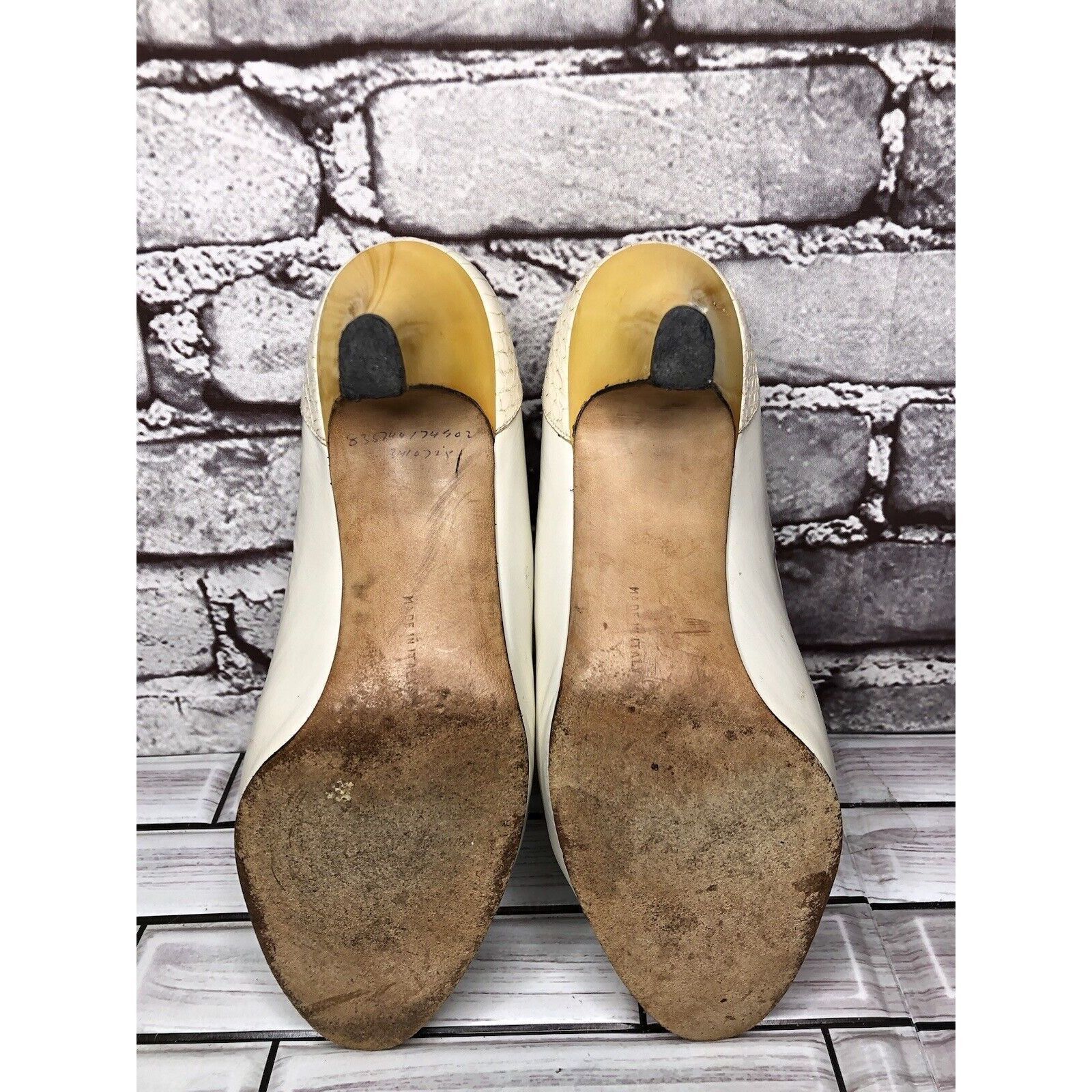 Salvatore Ferragamo Salvatore Ferragamo Ivory Leather Snake Yellow Patent Dress Size US 5 / IT 35 - 11 Thumbnail