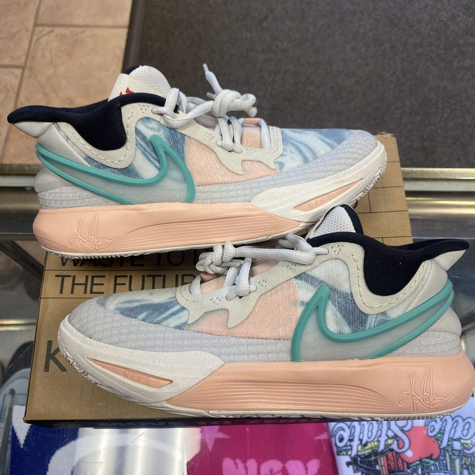 Nike NIKE KYRIE 8 GO (GS) Photon Dust/Photon Dust KIDS SIZE 4Y Size US 5 / EU 37 - 1 Thumbnail