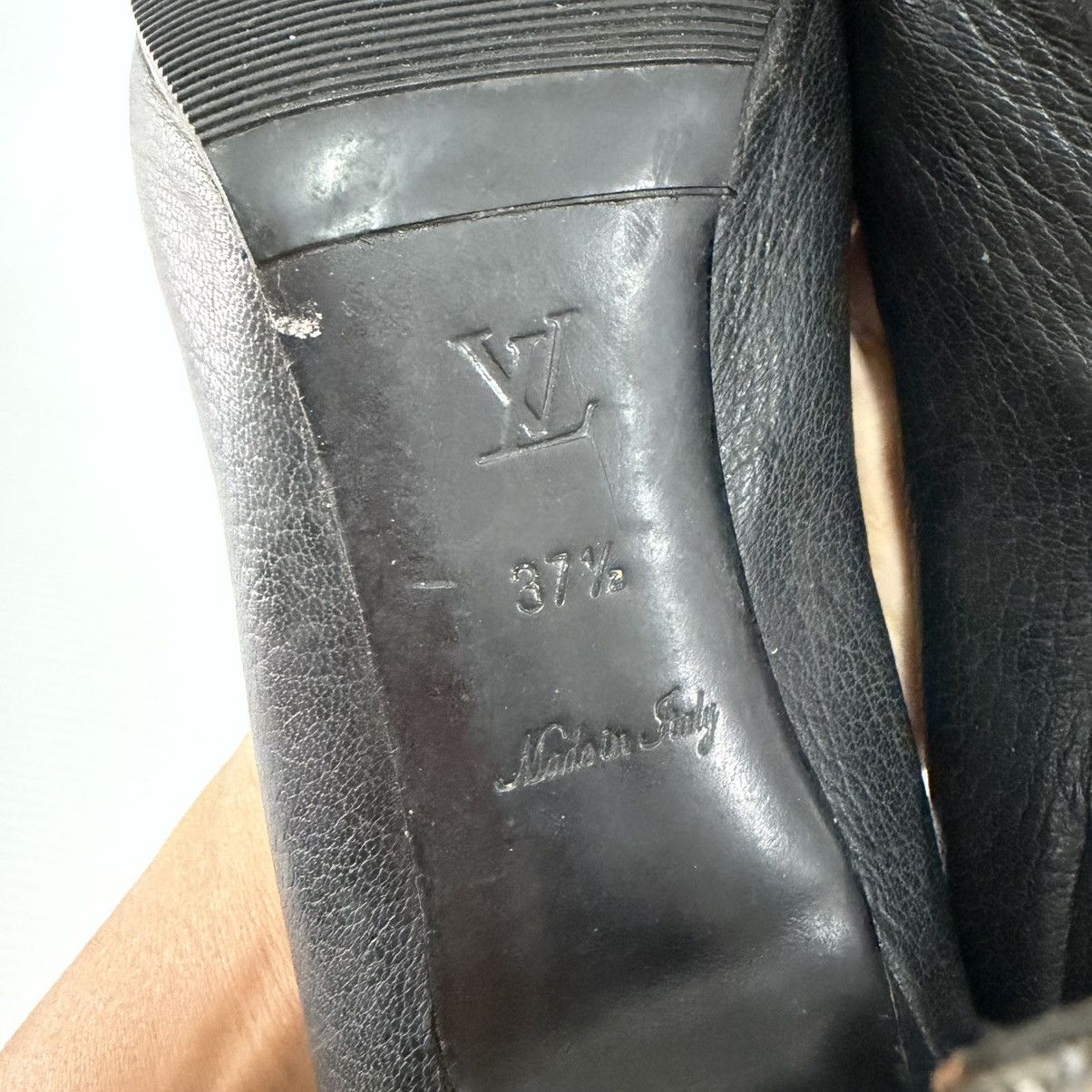 Louis Vuitton Louis Vuitton Black Leather Heels Size US 7.5 / IT 37.5 - 9 Thumbnail