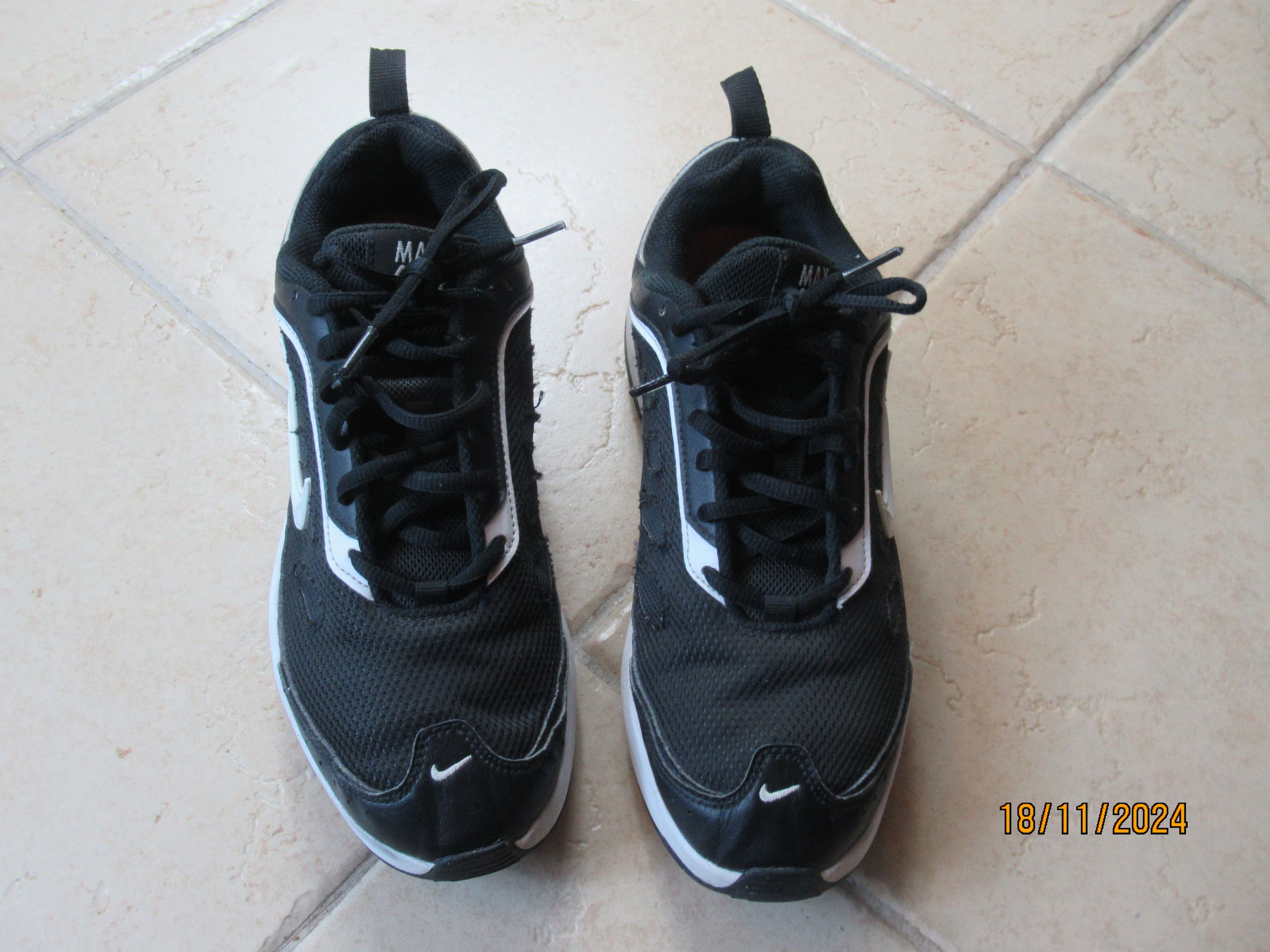 Nike Nike Air Max AP Size US 8 / EU 41 - 2 Thumbnail
