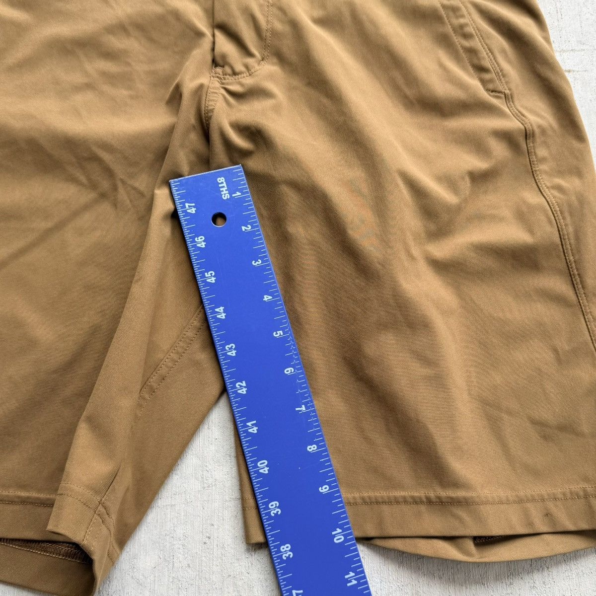 Lululemon Lululemon Commission Golf Shorts Men Size 31 Brown Stretch Size US 31 - 7 Thumbnail