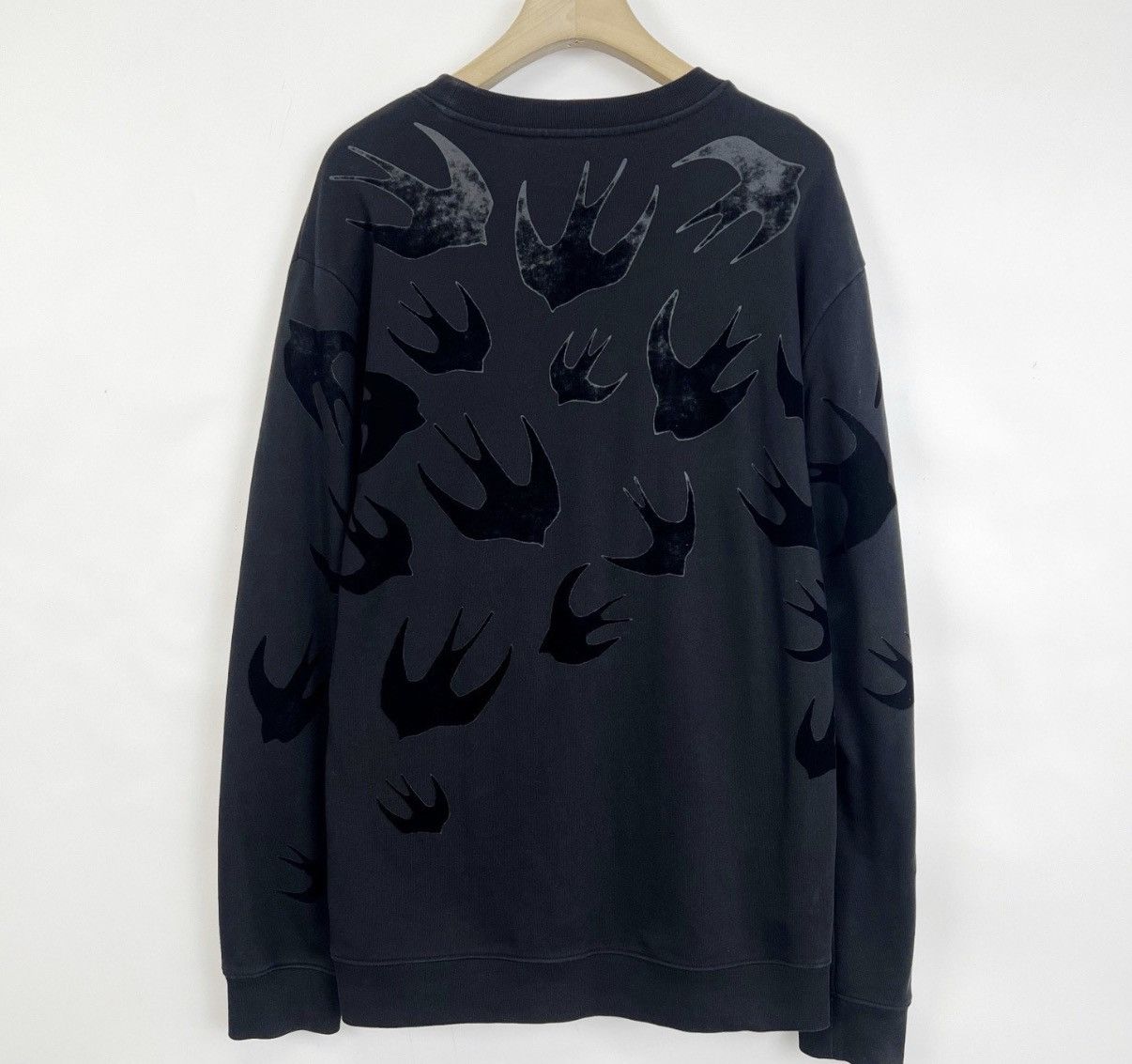Alexander McQueen Alexander McQueen Long Sleeve Crew Neck Sweatshirt K12 Size US XL / EU 56 / 4 - 2 Thumbnail