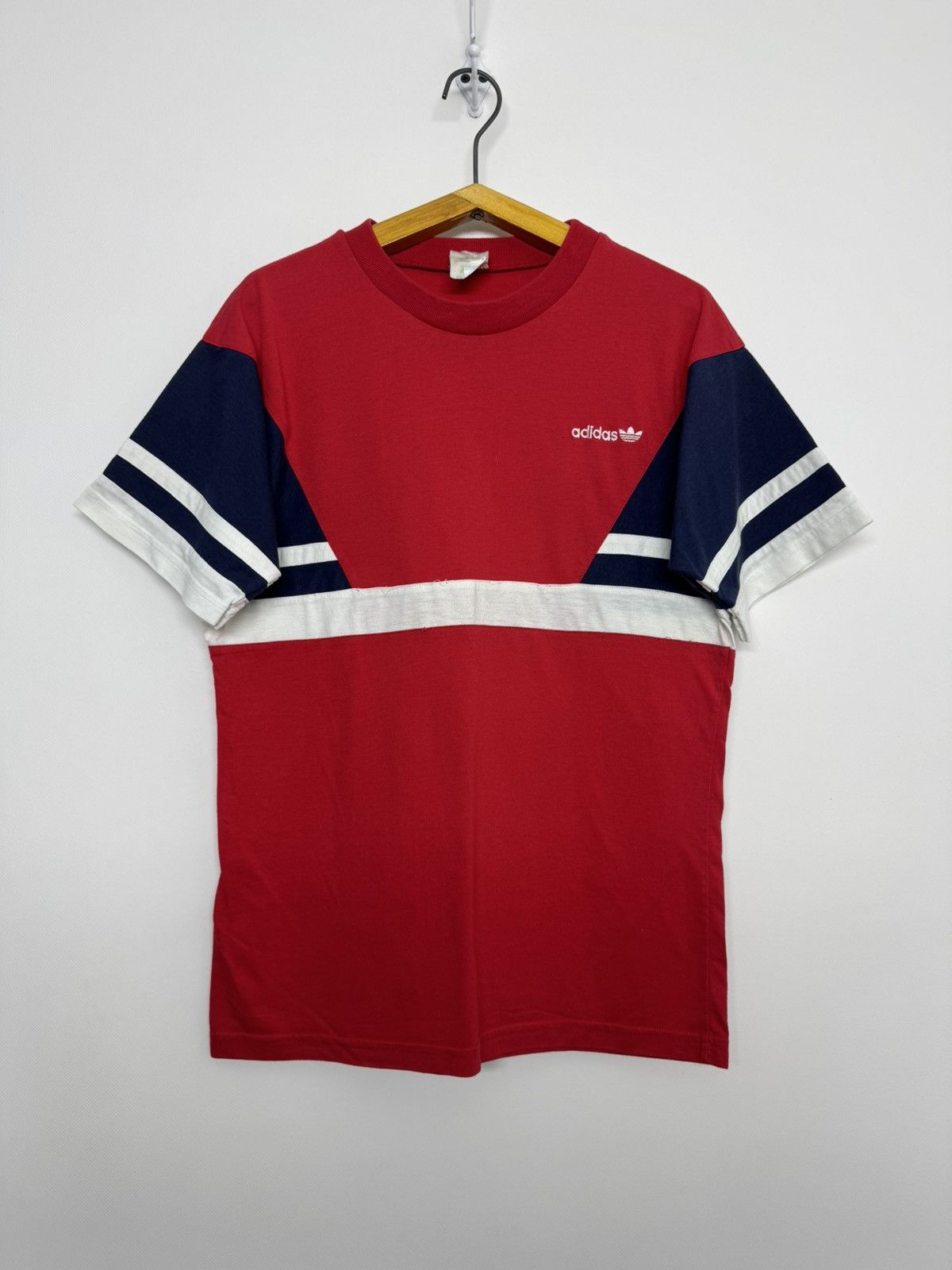 Adidas Vintage Adidas Logo T-Shirt 90’s Size US S / EU 44-46 / 1 - 2 Thumbnail