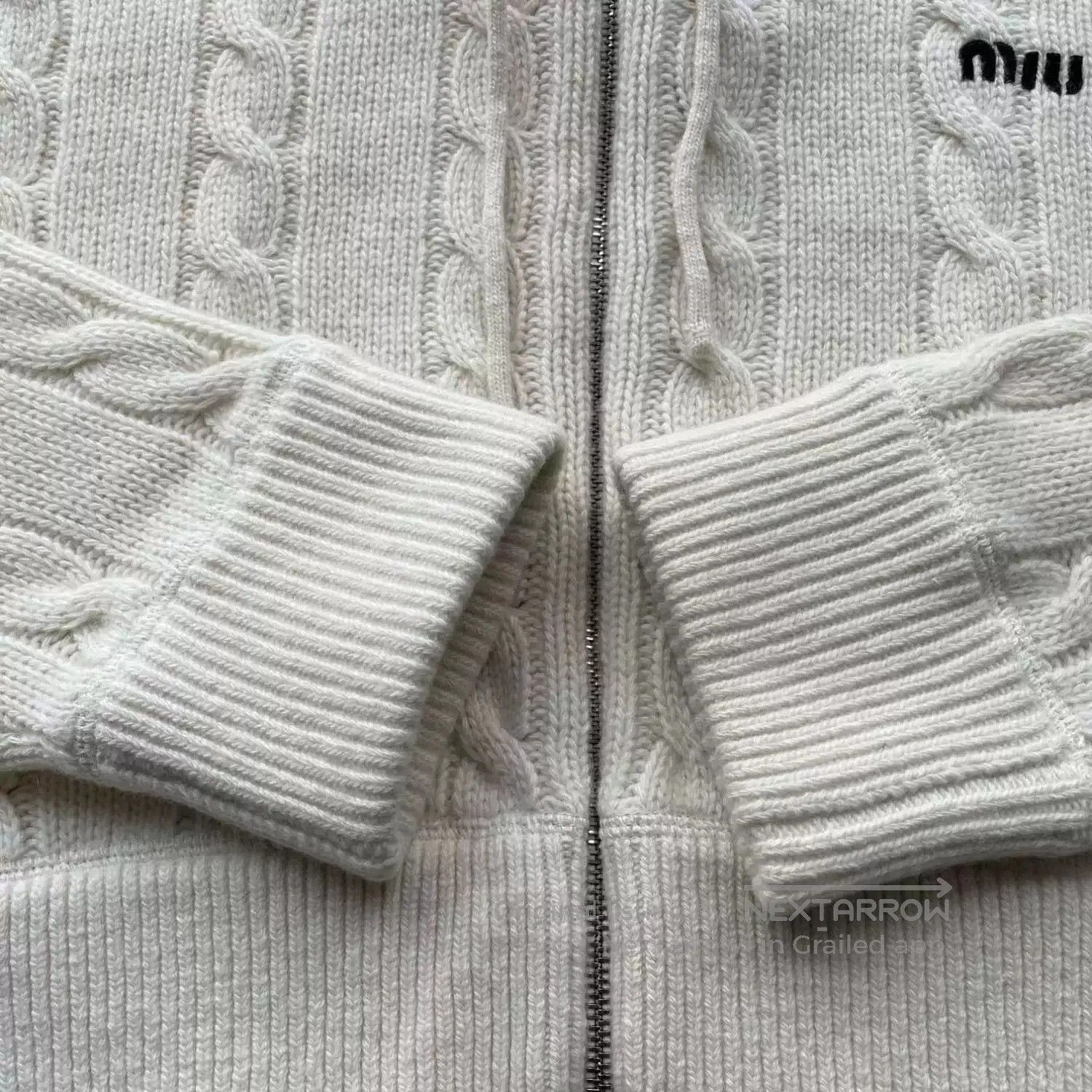 Miu Miu miu miu logo cropped knit hoodie. Size M / US 6-8 / IT 42-44 - 3 Thumbnail