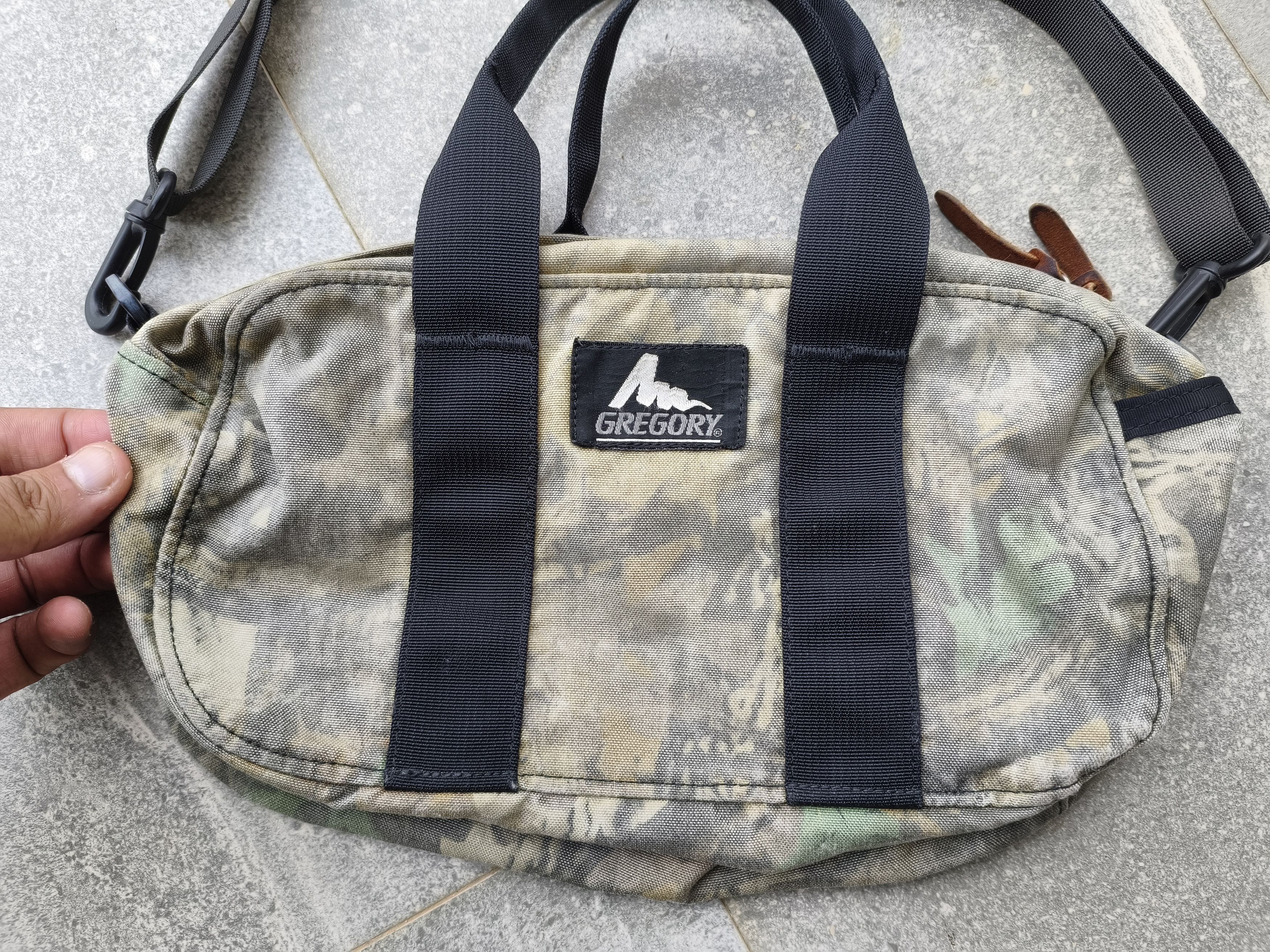 Gregory Gregory Realtree Vtg 90's Camo Mini Duffle Sling Bag Size ONE SIZE - 2 Thumbnail