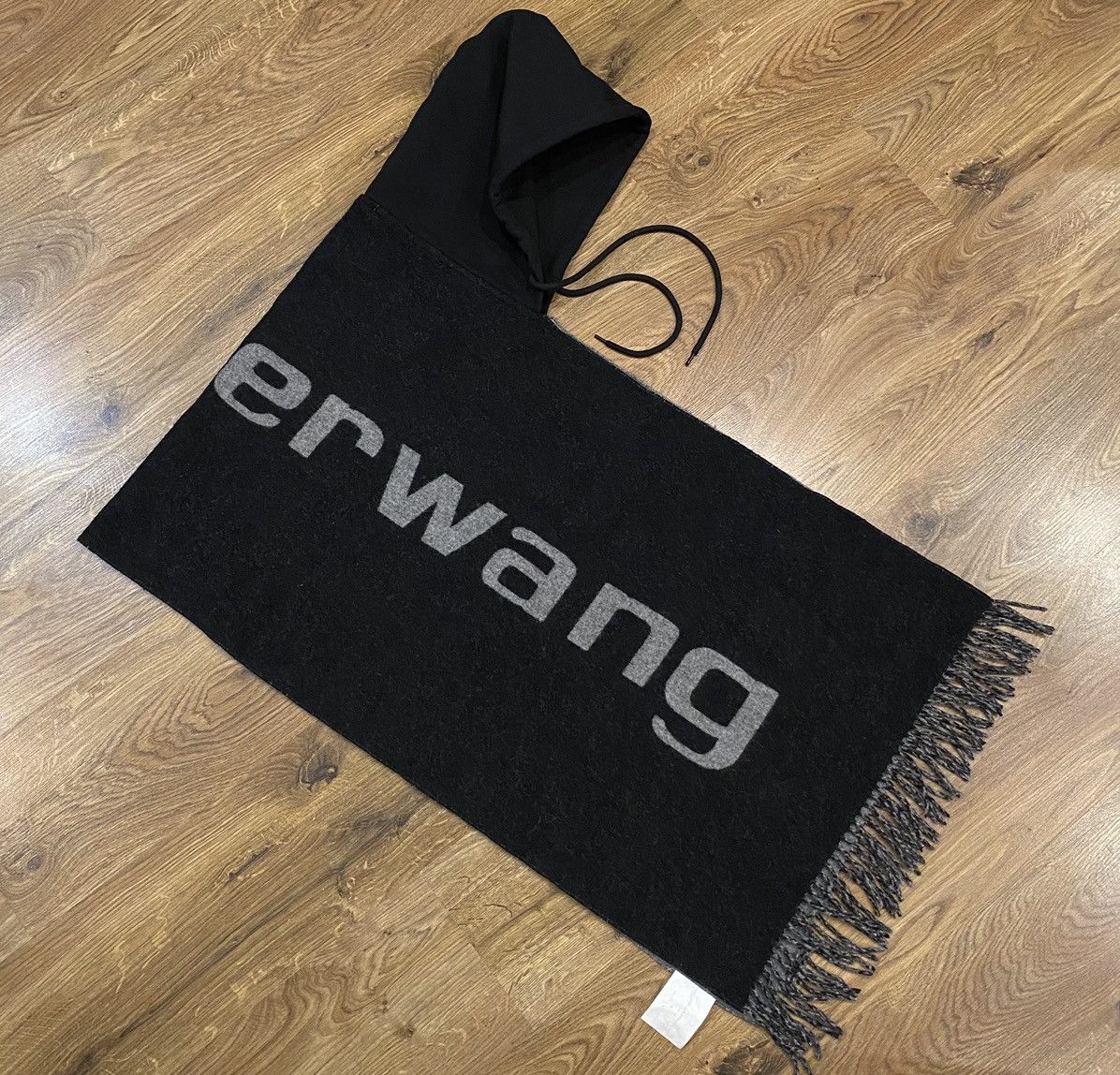 Alexander Wang Alexander Wang T Big Logo Hoodie Scarf x Luxury Size ONE SIZE - 4 Thumbnail