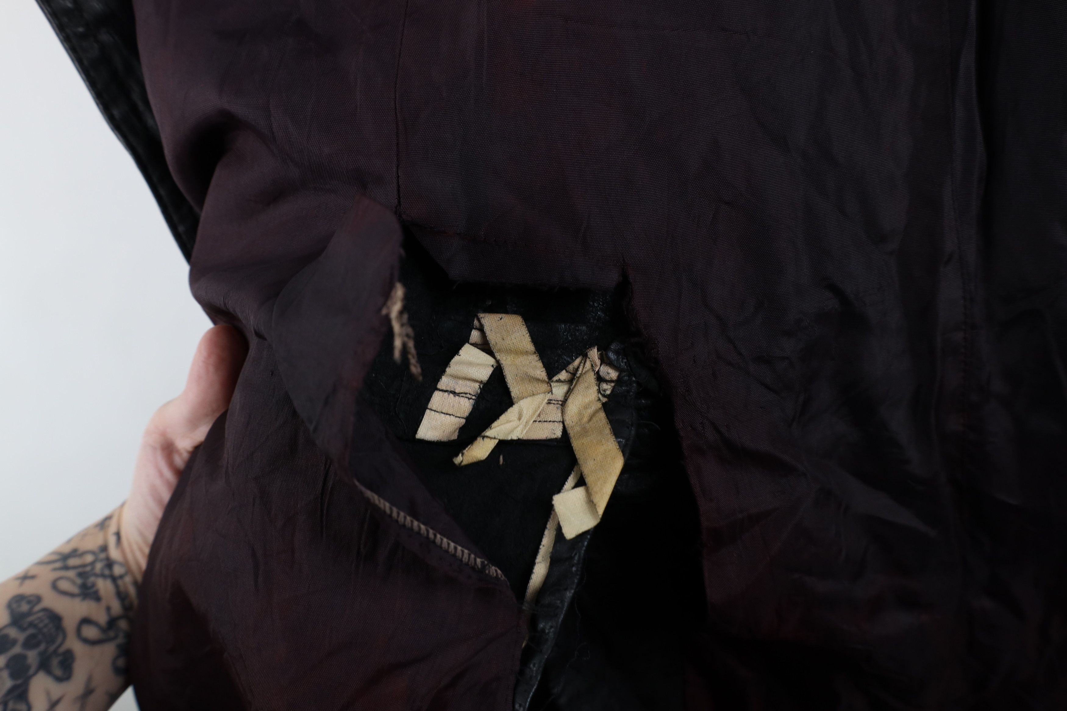 Vintage Vintage 70s Streetwear Goth Leather Trench Coat Jacket Black Size L / US 10 / IT 46 - 13 Thumbnail