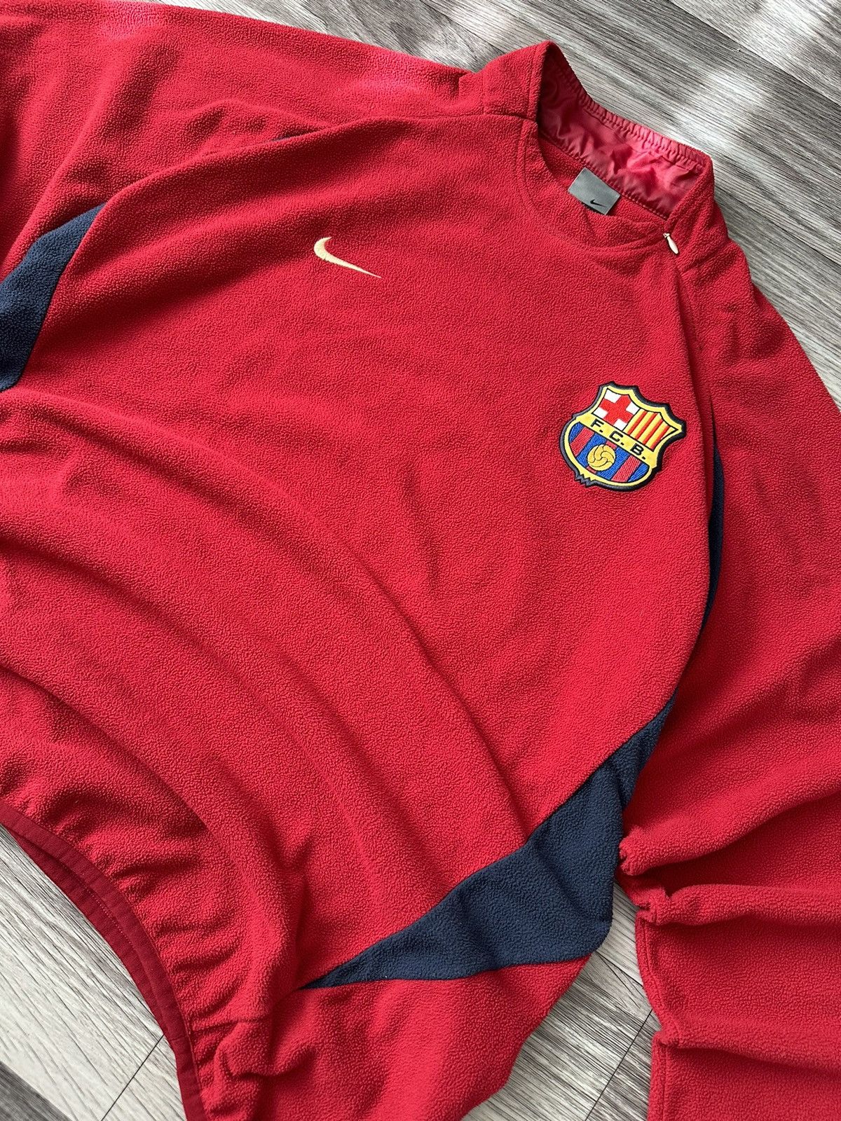 Nike 00’s Nike Vintage Therma Fit Barcelona Red fleece Sweatshirt Size US L / EU 52-54 / 3 - 3 Thumbnail