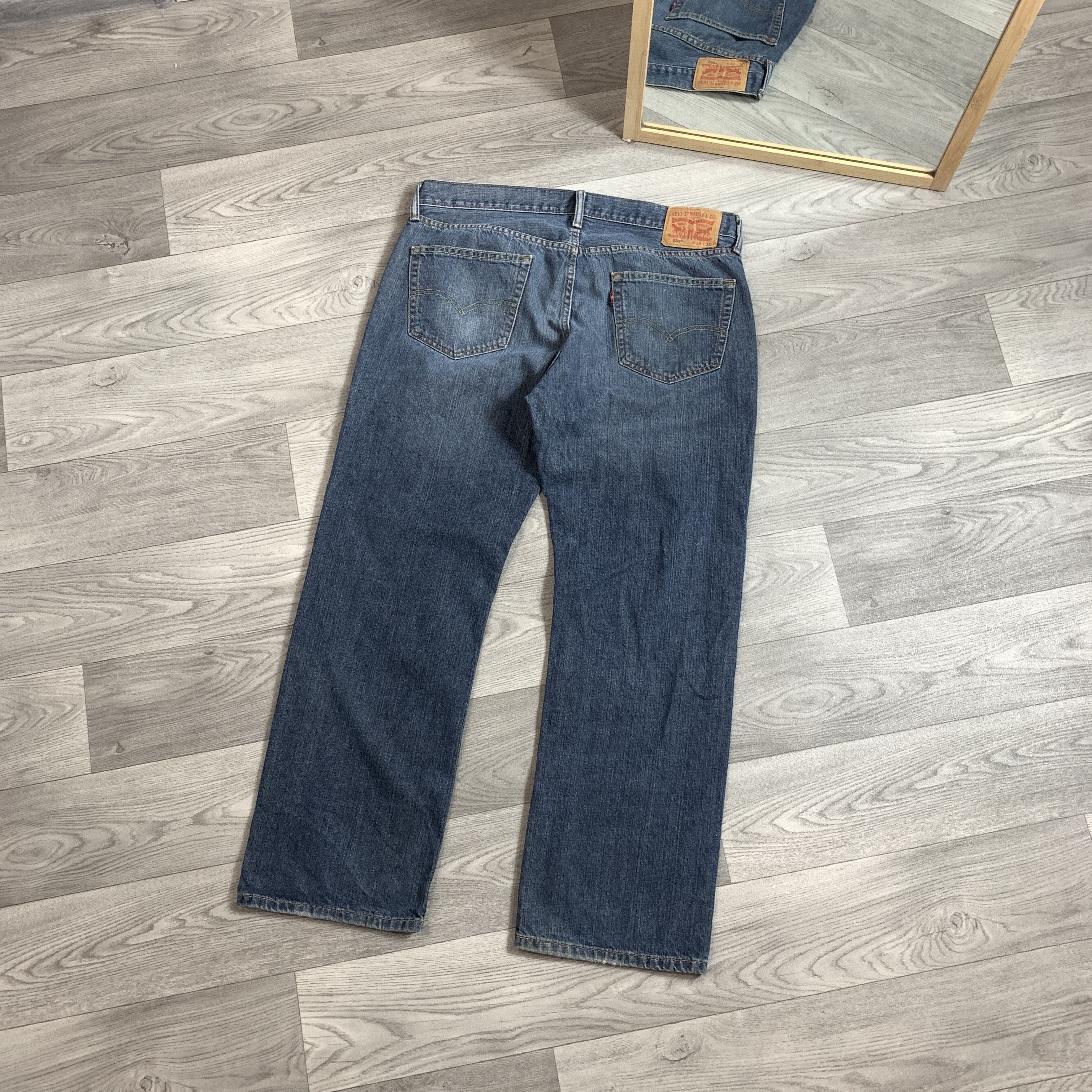 Levi's Vintage Levi's 559 Blue Y2K Relaxed Fit Jeans Pants 36x30 XL Size US 36 / EU 52 - 1 Thumbnail