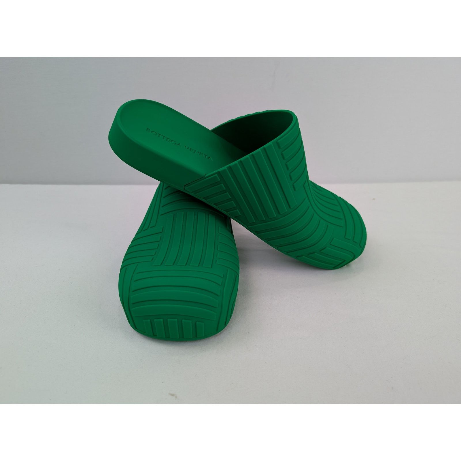 Bottega Veneta o1rshd1 Rubber Carpet Slider Sandal Slipper in Parakeet Size US 11 / EU 44 - 6 Thumbnail