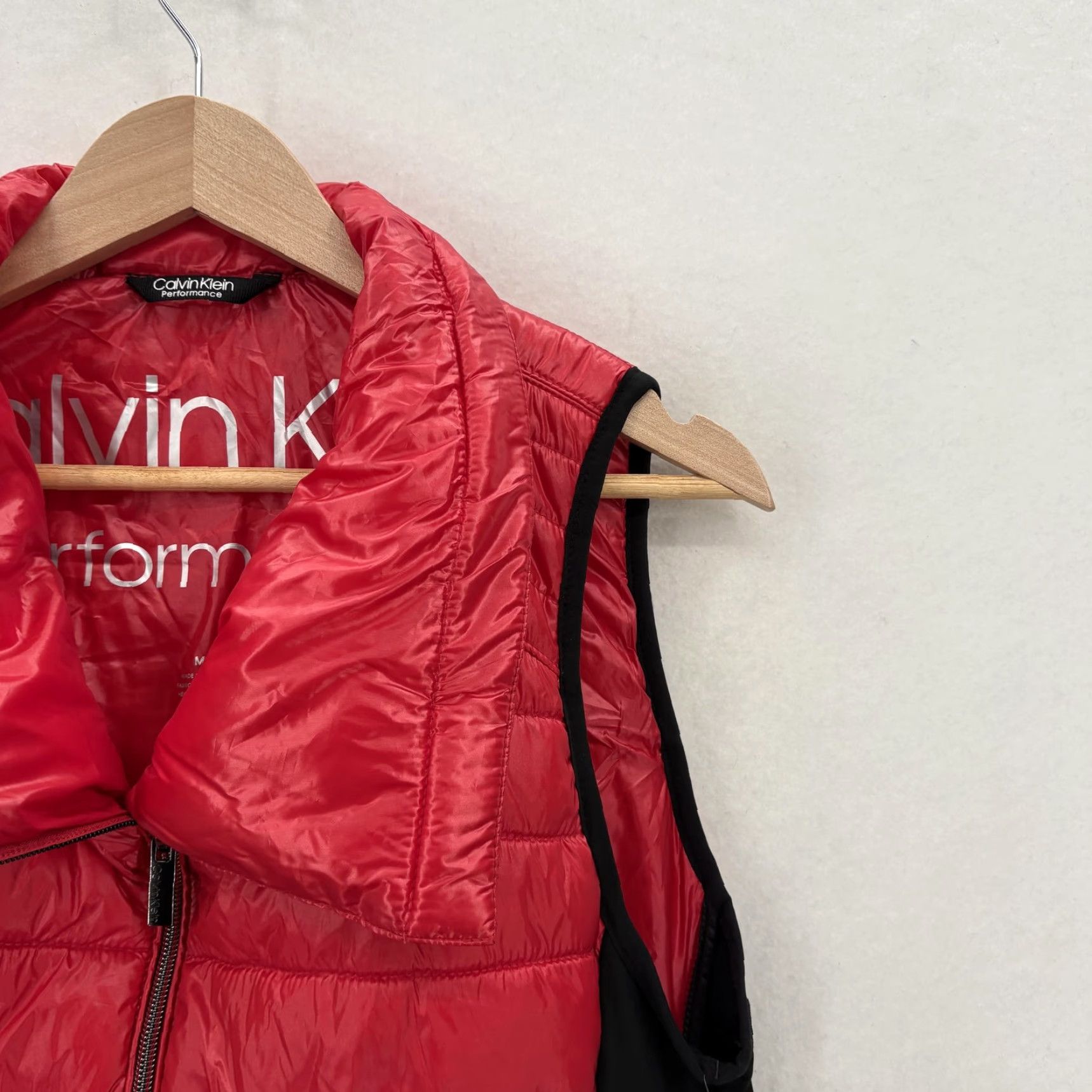Calvin Klein Calvin Klein Performance Vest Womens Medium Red Quilted Pockets Lightweight NWT Size M / US 6-8 / IT 42-44 - 2 Thumbnail