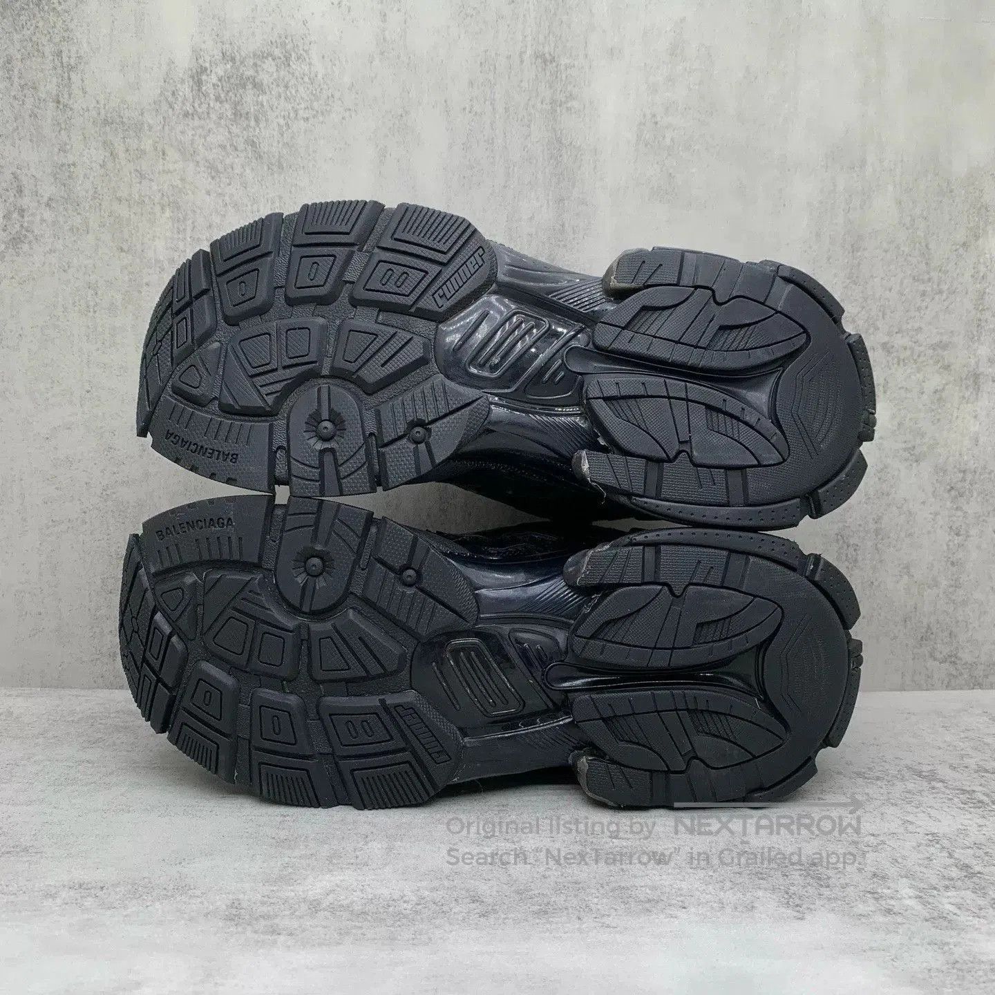 Balenciaga balenciaga black runner dad shoes size 38. Size US 6 / EU 39 - 6 Thumbnail