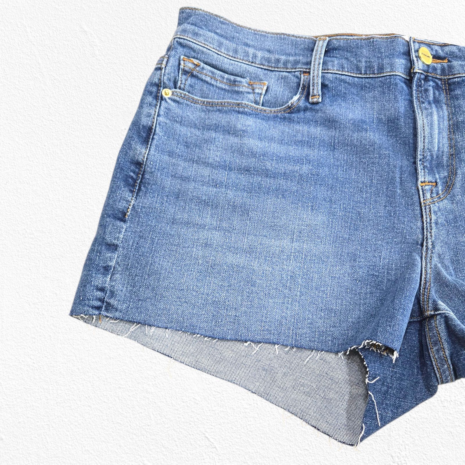Frame FRAME Le Cutoff Denim Shorts Raw Hem Mid Rise Size 31 NWT Size 31" - 8 Thumbnail