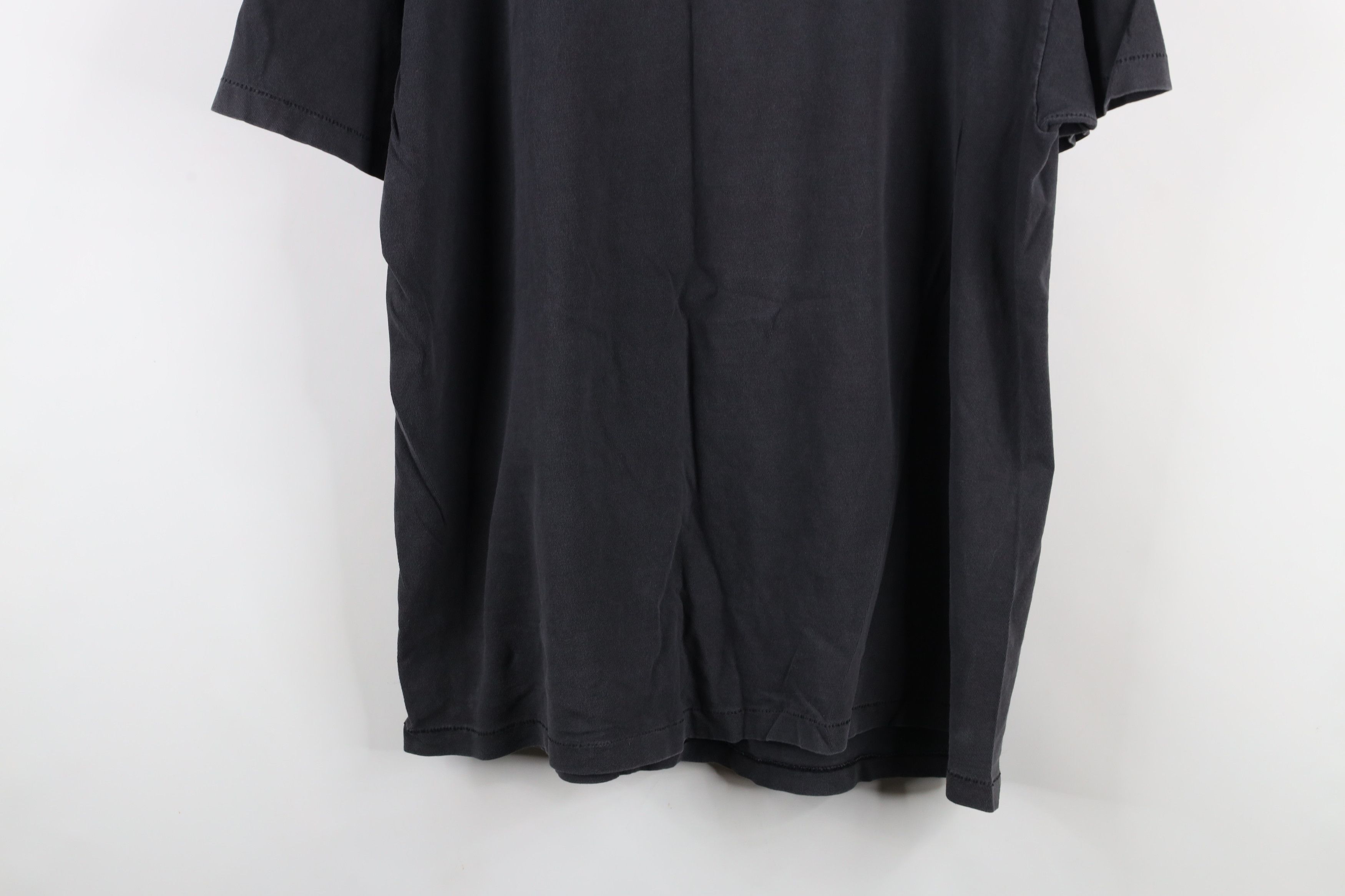 Vintage Vintage 90s Streetwear Fish Short Sleeve T-Shirt Black USA Size US XL / EU 56 / 4 - 14 Thumbnail