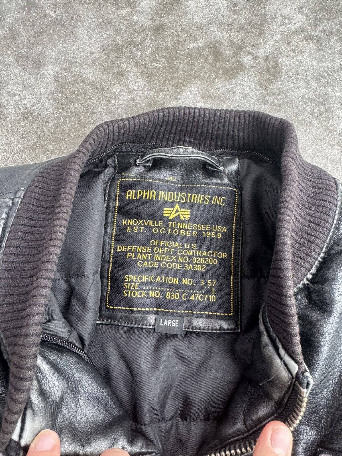 Alpha Industries Alpha Industries MA-1 Bomber Leather Jacket streetwear rare Size US L / EU 52-54 / 3 - 3 Thumbnail