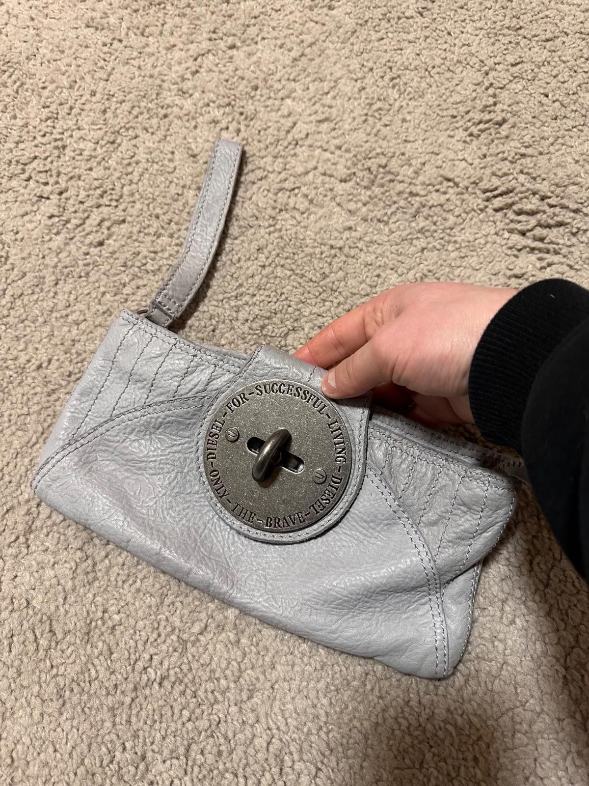 Diesel DIESEL Lock In Embrace Step Clutch Turnlock Wristlet Bag Size ONE SIZE - 2 Thumbnail
