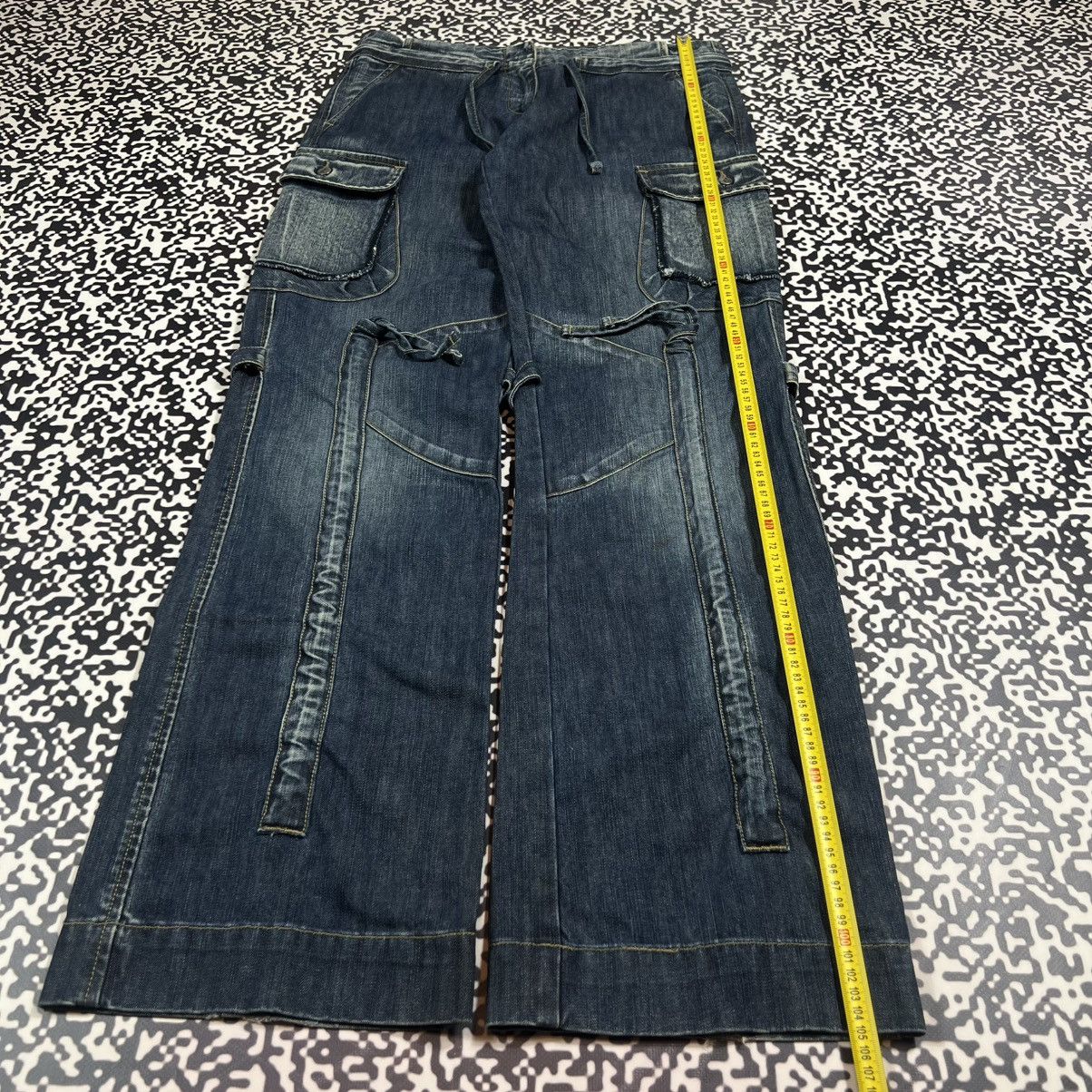 Japanese Brand Vintage Y2K Japanese Cargo Denim Jeans Bondage Style Size 27" / US 4 / IT 40 - 25 Thumbnail