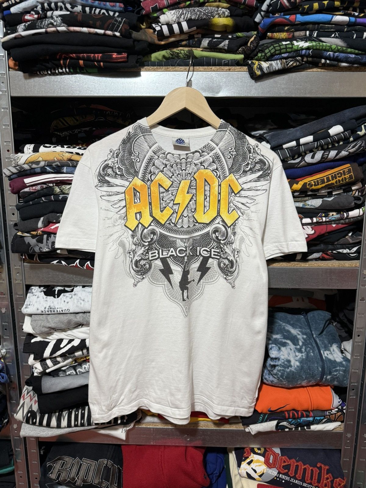 Vintage Vintage AC/DC Back Ice 2009 Rock Band T-Shirt Y2K Size US M / EU 48-50 / 2 - 1 Thumbnail