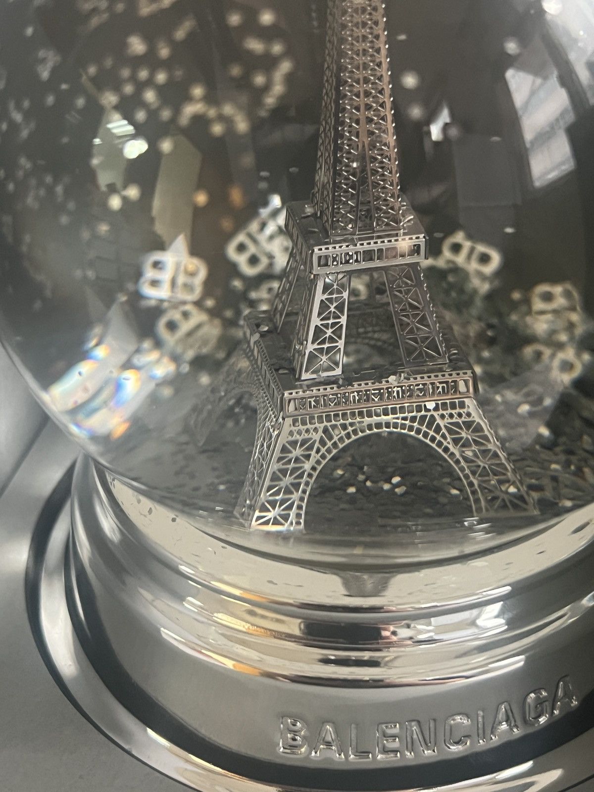 ❄️☃️ Balenciaga Objects Eiffel Tower Snow Globe
