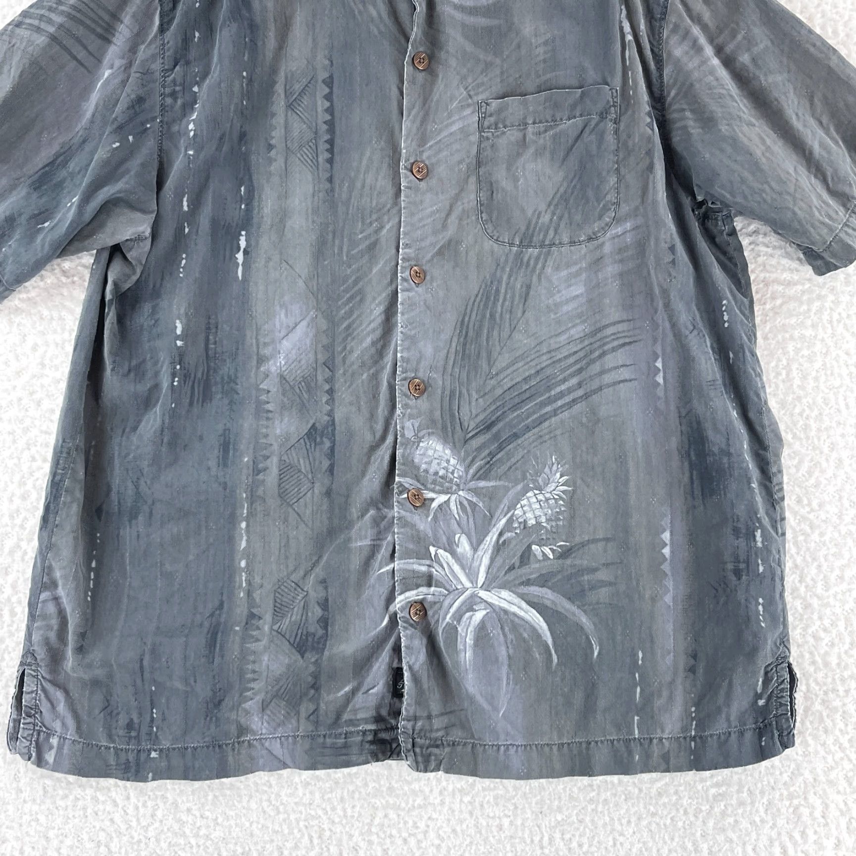 Tommy Bahama Tommy Bahama Button-Up Shirt Mens Large Gray Hawaiian Print 100% Silk Casual SS Size US L / EU 52-54 / 3 - 6 Thumbnail