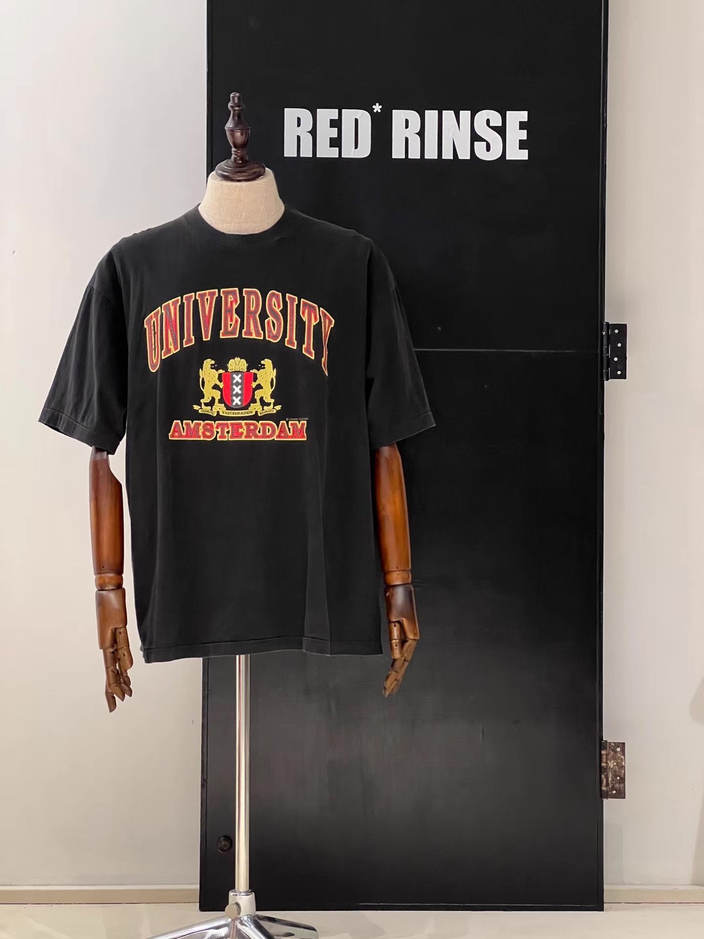 Vintage 90s Vintage Balenciaga Original Short Sleeve T-shirt Q13 Size US L / EU 52-54 / 3 - 1 Thumbnail