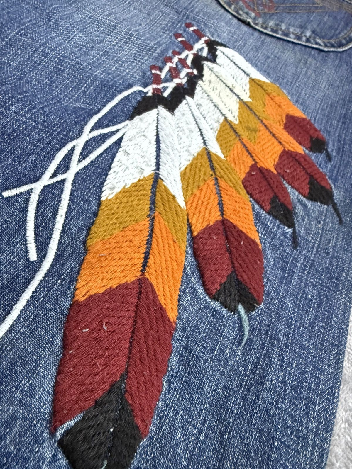 Edwin × Le Grande Bleu (L.G.B.) Gerenimo Japan Feathers Native Embroidered Distressed Jeans Size US 32 / EU 48 - 8 Thumbnail