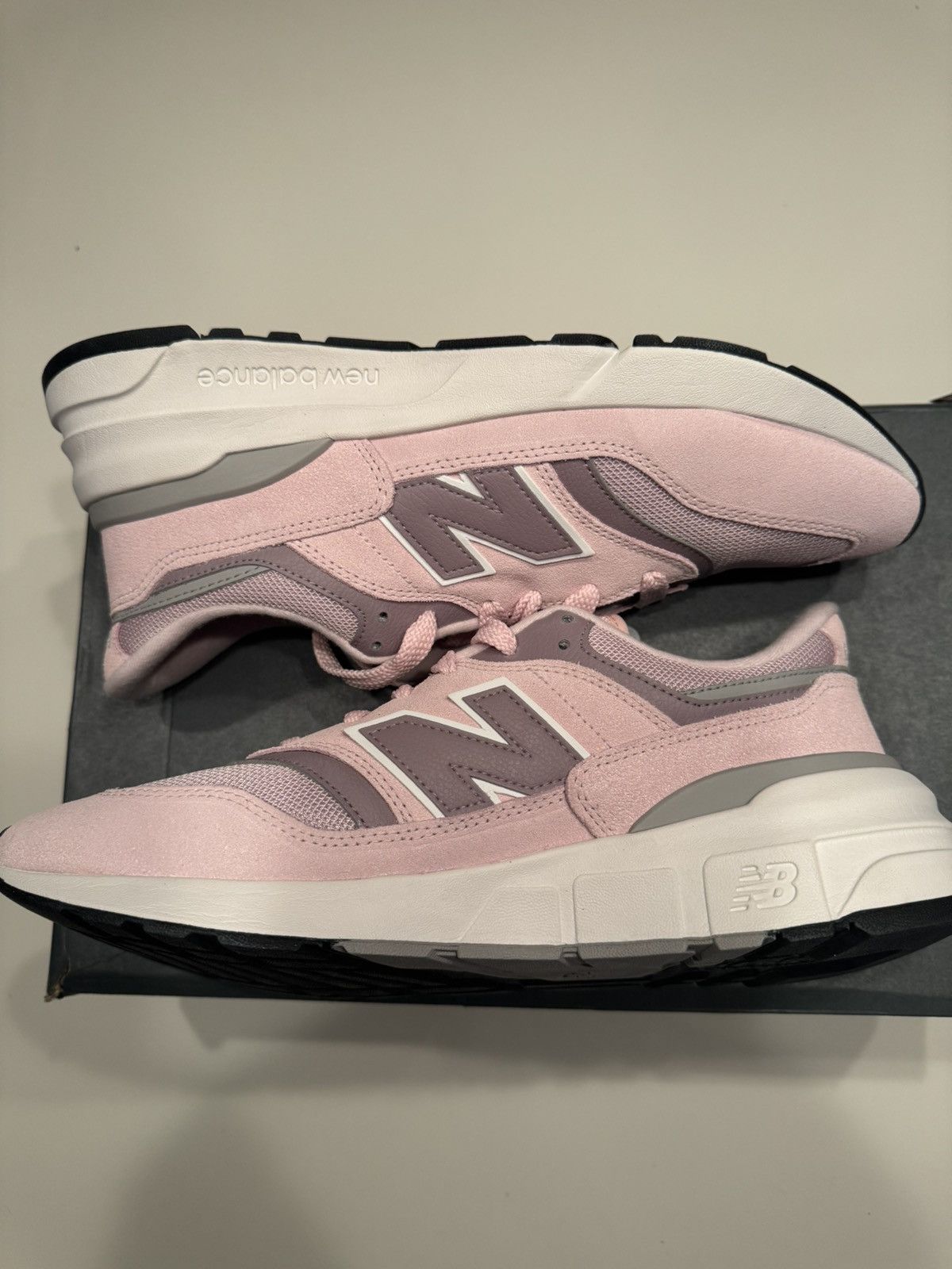 New Balance New Balance 997 ‘Pink’ Size US 11 / EU 44 - 2 Thumbnail