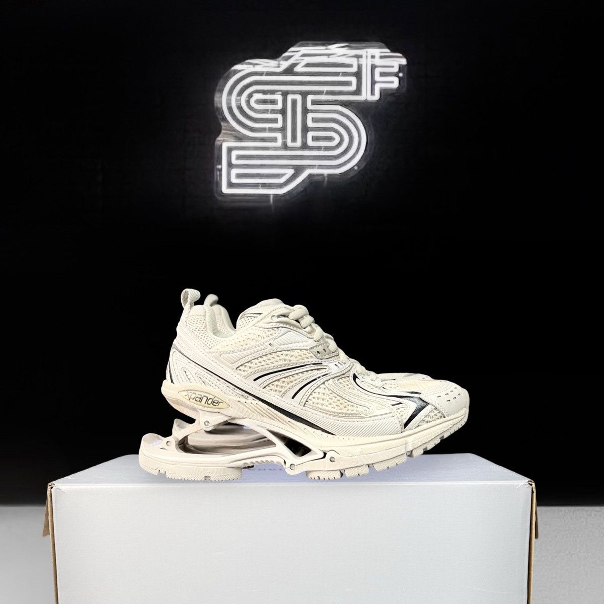 Balenciaga Balenciaga X-Pander Sneaker Size US 4 / IT 34 - 1 Thumbnail