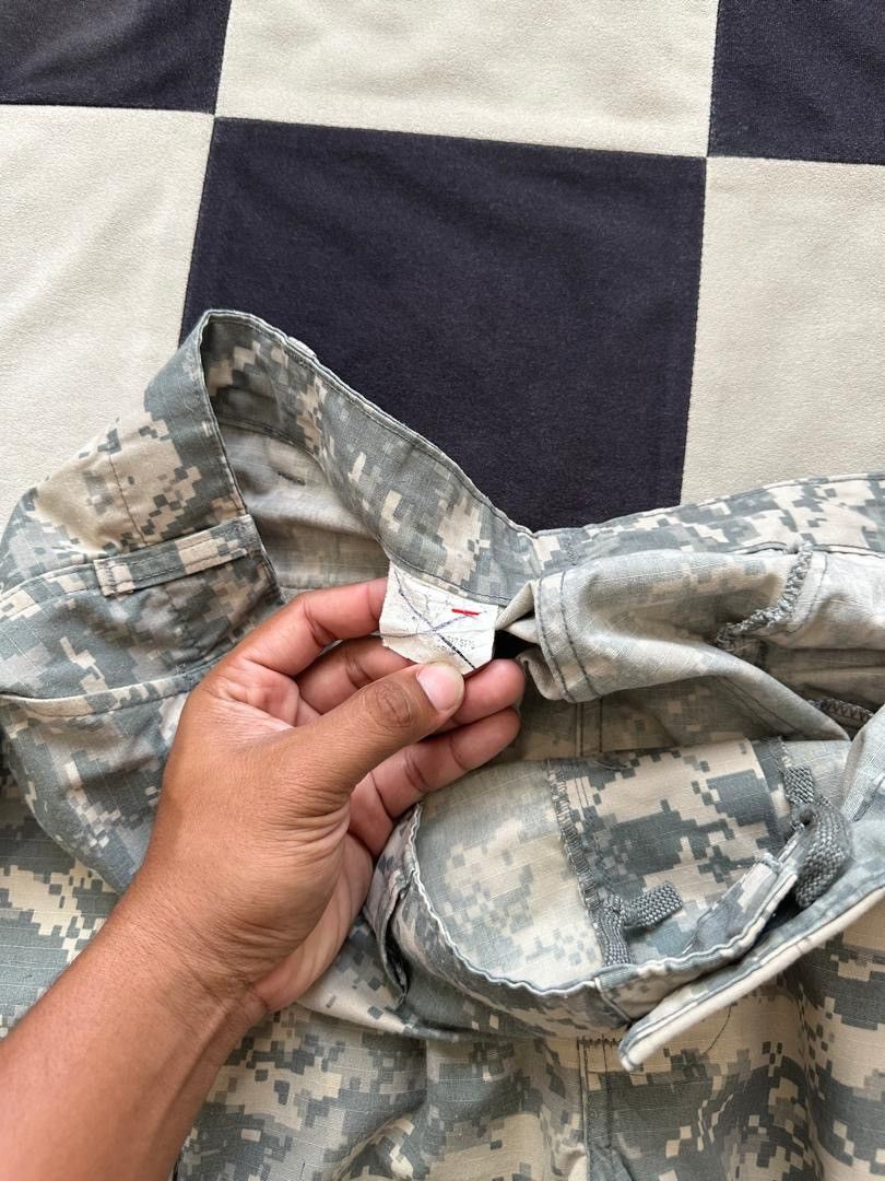 Other × Vintage VINTAGE ARMY CARGO CAMO DIGITAL PANTS Size US 43 - 5 Thumbnail