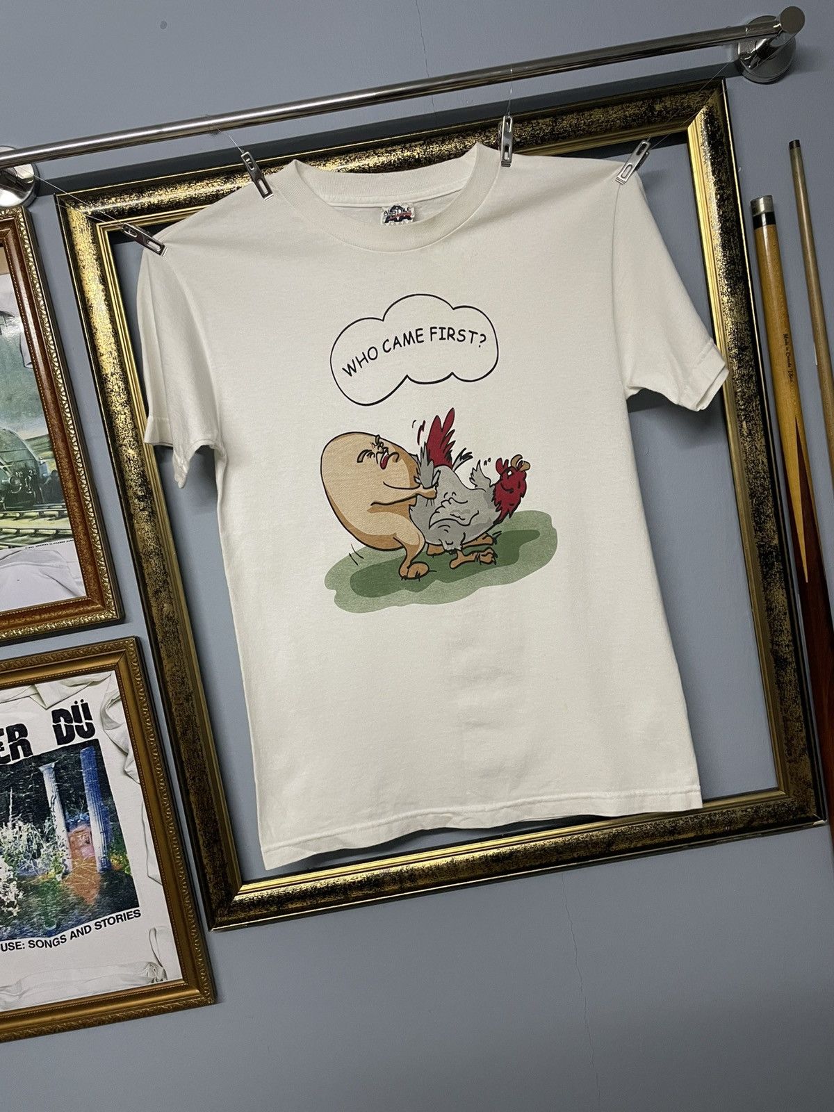 Vintage Vintage 00 Who Came First Funny Dirty Joke Humor Art Tshirt Size US S / EU 44-46 / 1 - 2 Thumbnail