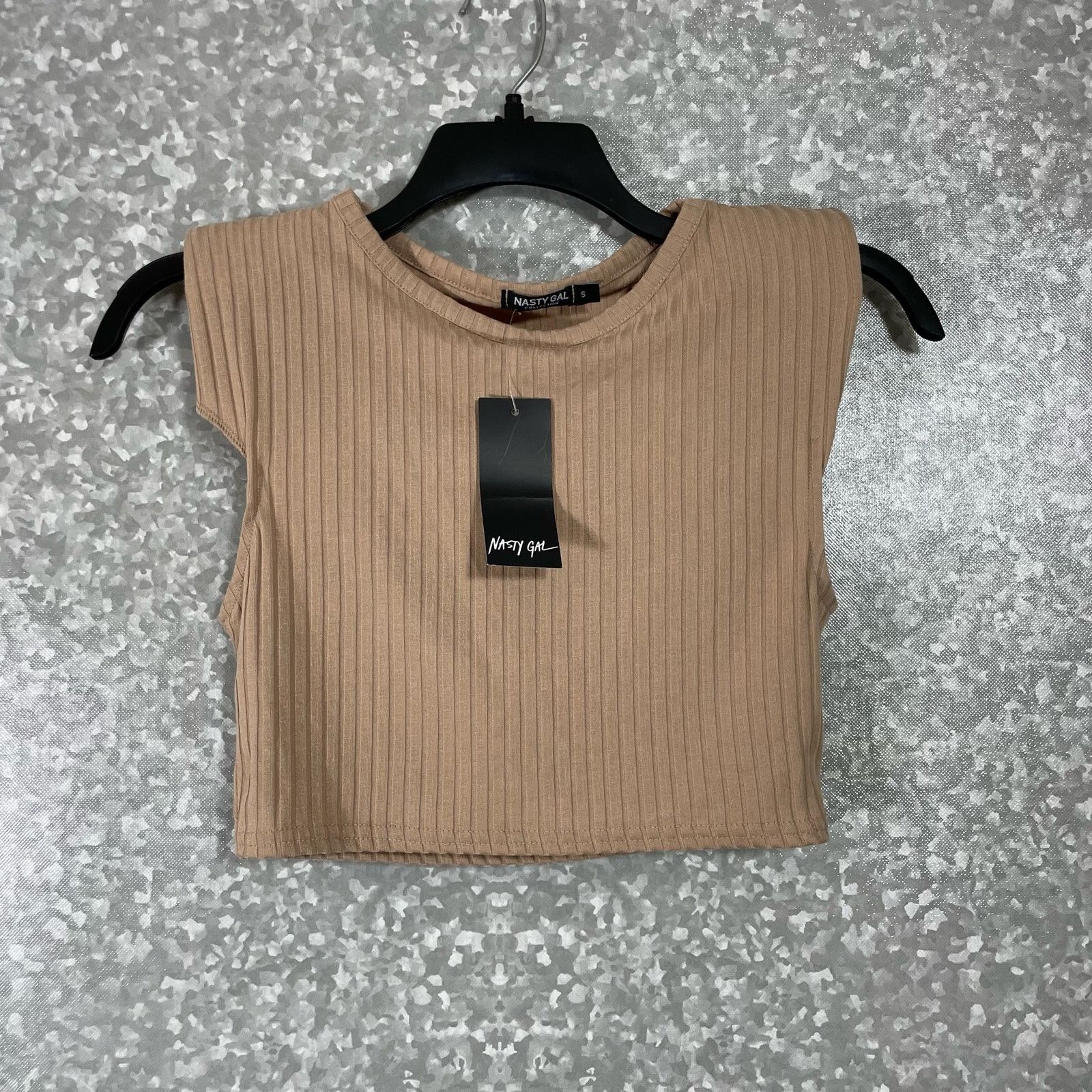 Nasty Gal Nasty Gal NWT Taupe Ribbed Padded Shoulders Crop Top - Small Size S / US 4 / IT 40 - 2 Thumbnail